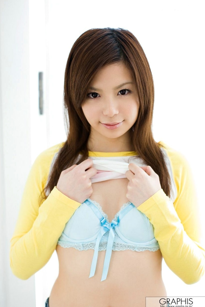 Gallery - Graphis 栗林里莉 Riri Kuribayashi 清纯少女初露锋芒，甜美童颜私房居家写真日本清纯私房照童颜巨乳 女神私房照_秀色女神 - image 5