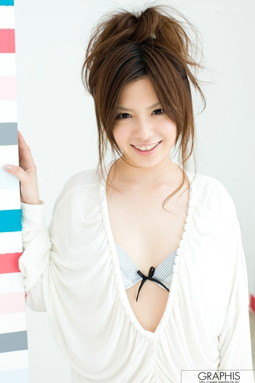 Gallery - Graphis 栗林里莉 Riri Kuribayashi 清纯少女初露锋芒，甜美童颜私房居家写真日本清纯私房照童颜巨乳 女神私房照_秀色女神 - image 34