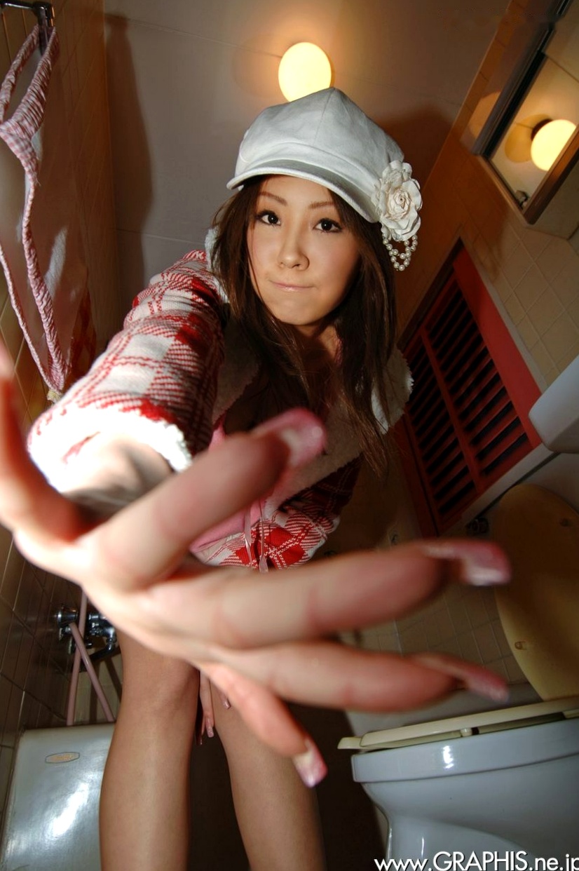 Gallery - Graphis_Reon Kosaka 小阪れおん 《Looking for Something》户外花园清新活力甜美风写真集[14P]日本性感诱惑户外气质清新 女神私房照_秀色女神 - image 8