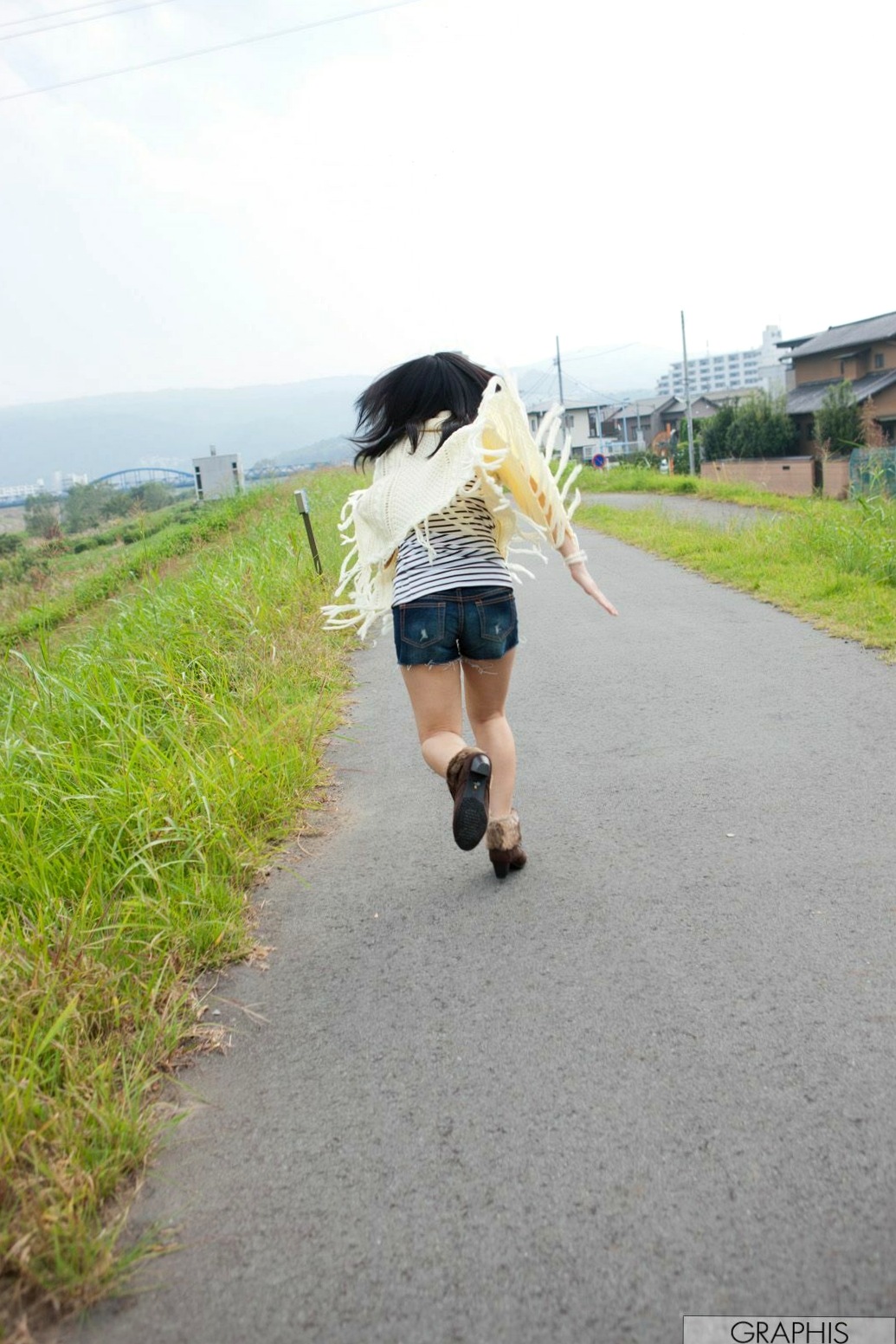 Gallery - Graphis由爱可奈《A to Z》写真集：清新少女外景旅拍与温馨居家私房记录日本清纯治愈系清新私房照 女神私房照_秀色女神 - image 2