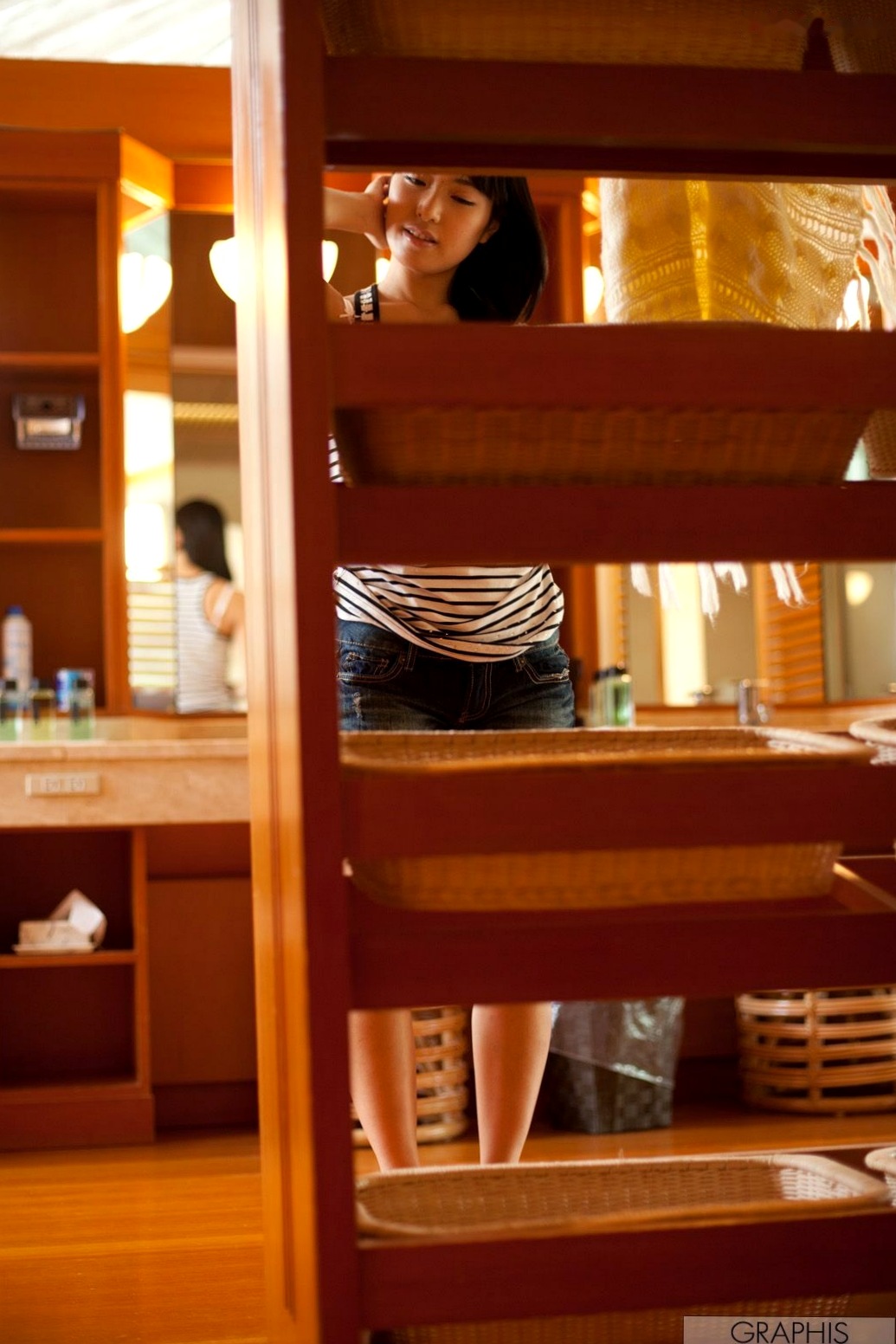 Gallery - Graphis由爱可奈《A to Z》写真集：清新少女外景旅拍与温馨居家私房记录日本清纯治愈系清新私房照 女神私房照_秀色女神 - image 13