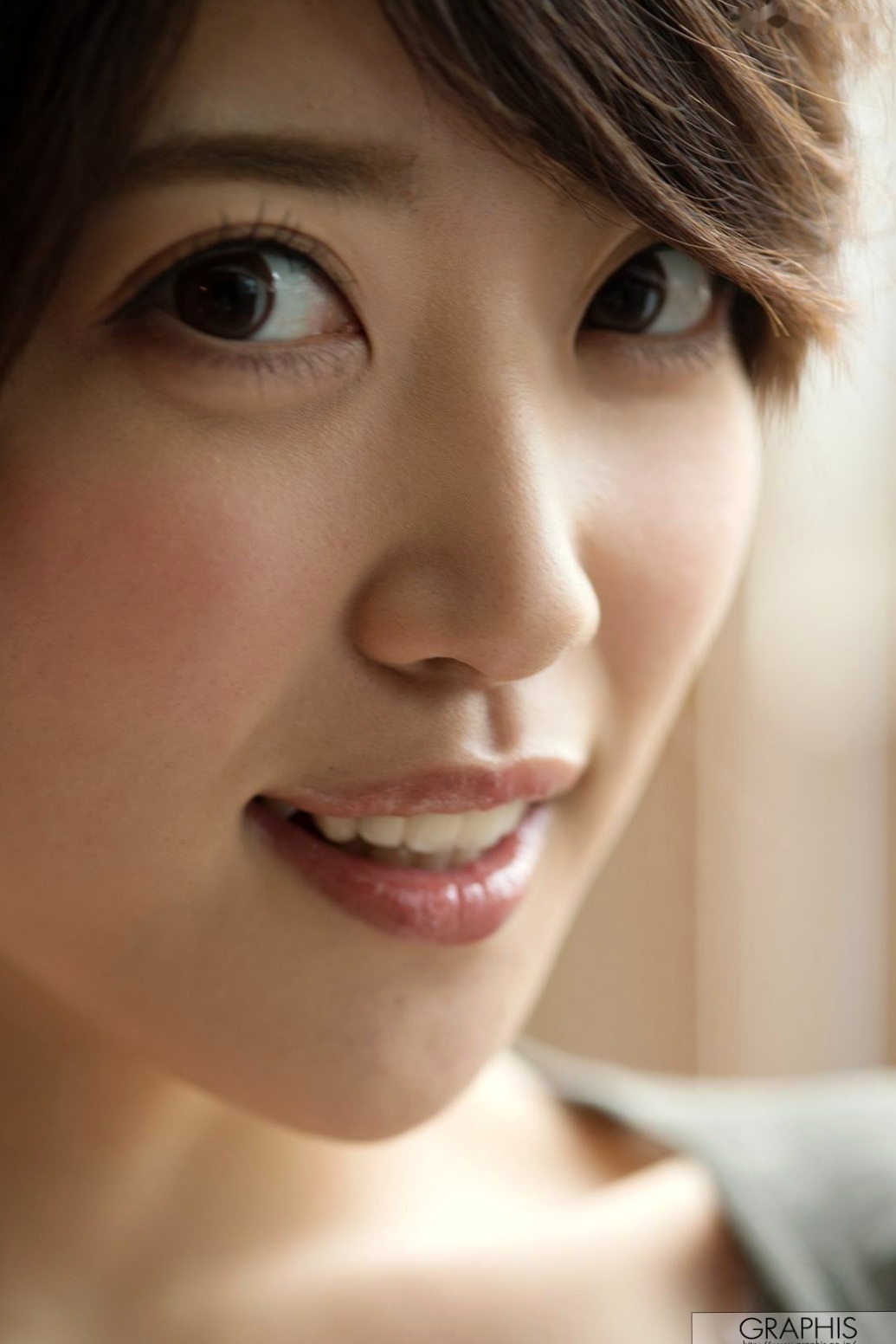 Gallery - Graphis优希真琴/冈田真生《Re Turn》高清私房写真集，气质冷艳女神，居家室内与户外优雅写实风格大片气质冷艳日本美腿私房照 女神私房照_秀色女神 - image 4