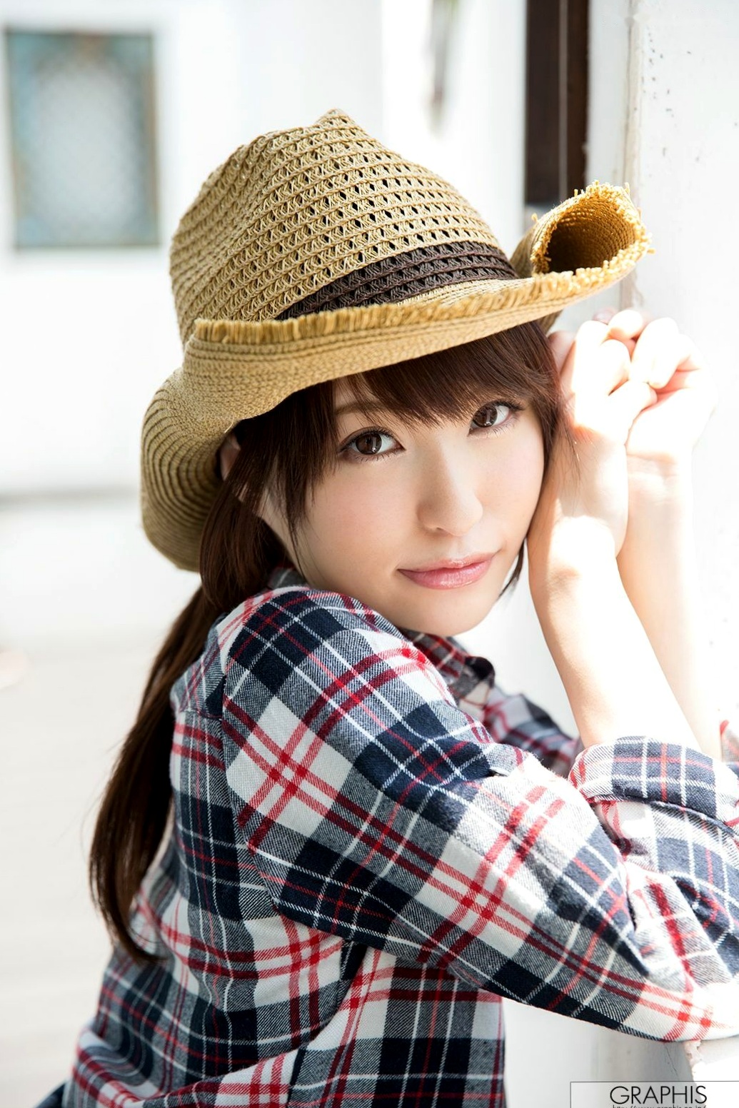 Gallery - Graphis_天使萌First Gravure私房写真，黑色透视衬衫搭配网袜展示极致身材性感诱惑私房照日本大尺度 女神私房照_秀色女神 - image 1