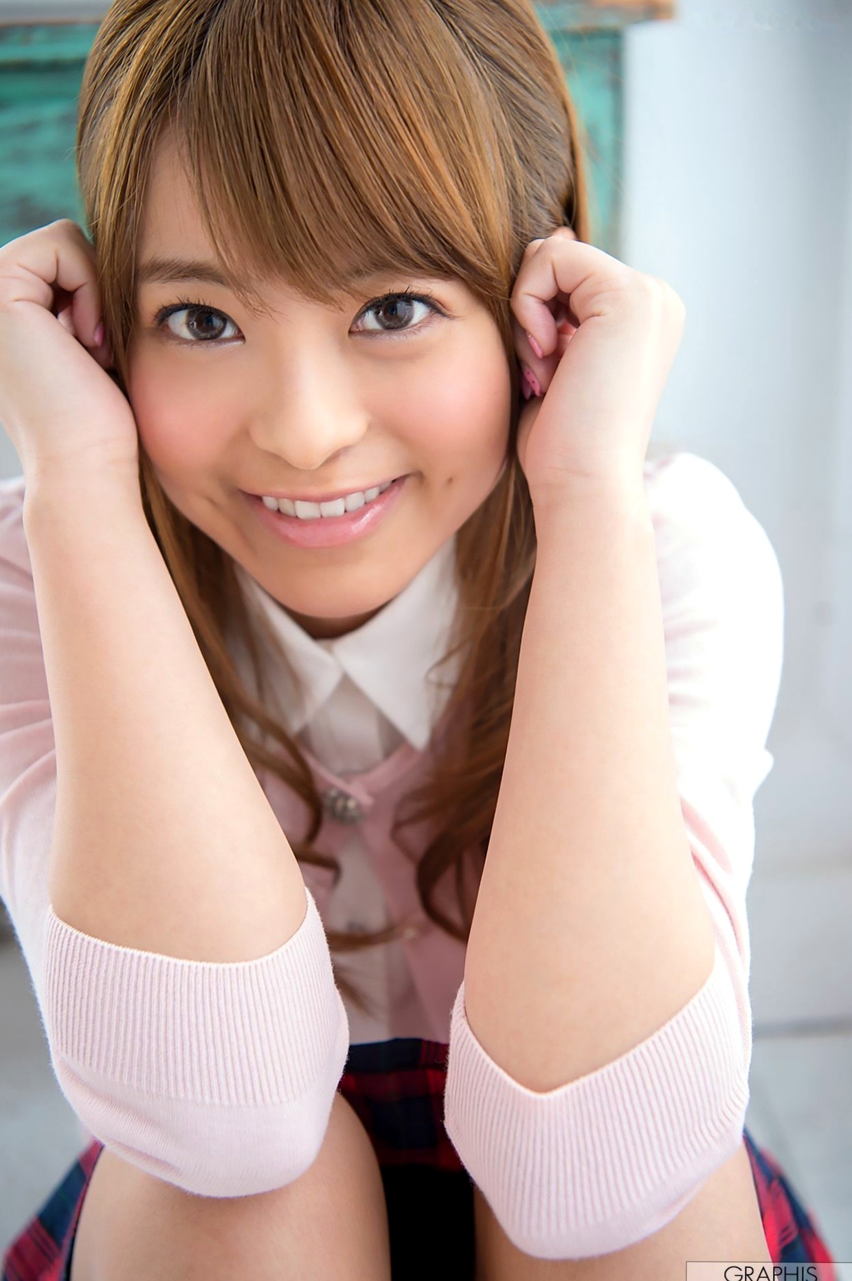 Gallery - Graphis 樱萌子《Happy Chance!》清新校服美少女写真集，甜美家居风格私房照日本萌系清纯校服治愈系萝莉 女神私房照_秀色女神 - image 2