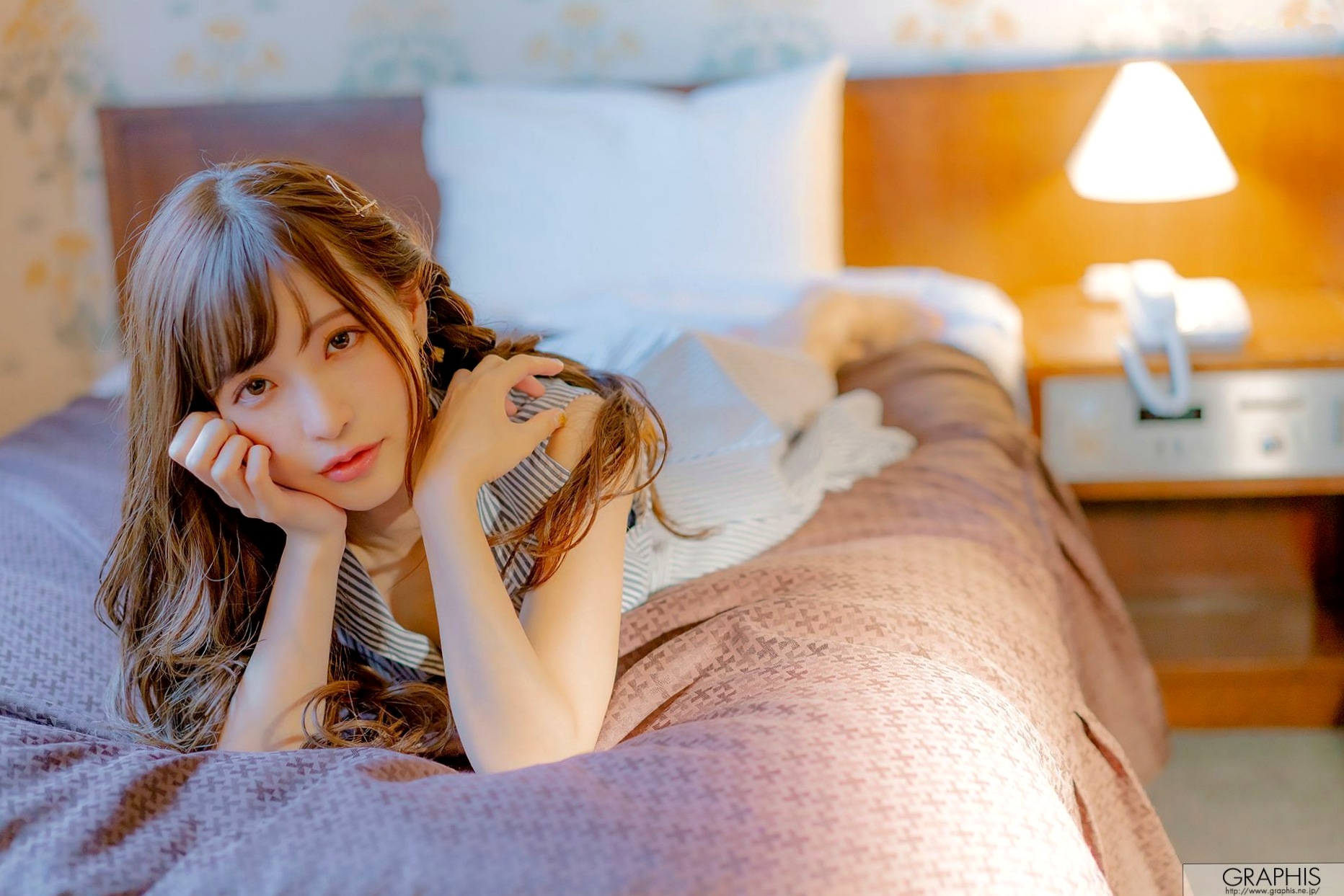 Gallery - 天使萌 Moe Amatsuka《HONEY》写真集：性感与清纯的完美邂逅，多套唯美内衣造型带来极致视觉享受日本性感诱惑清纯女神内衣 女神私房照_秀色女神 - image 40