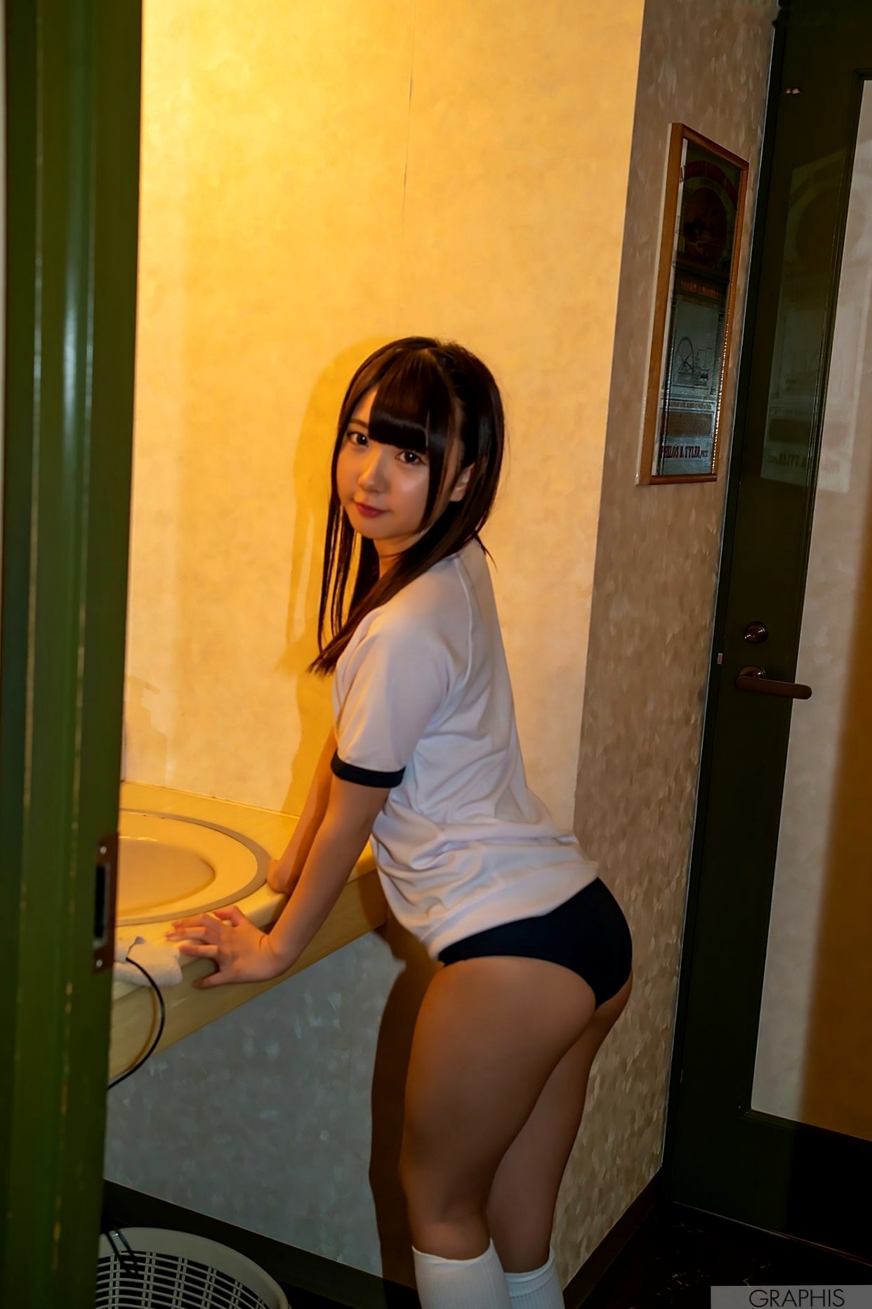 Gallery - Graphis 梦见照歌《Innocent Girl》：清纯校服少女与浴室湿身比基尼魅力写真日本清纯校服比基尼私房照治愈系 女神私房照_秀色女神 - image 34