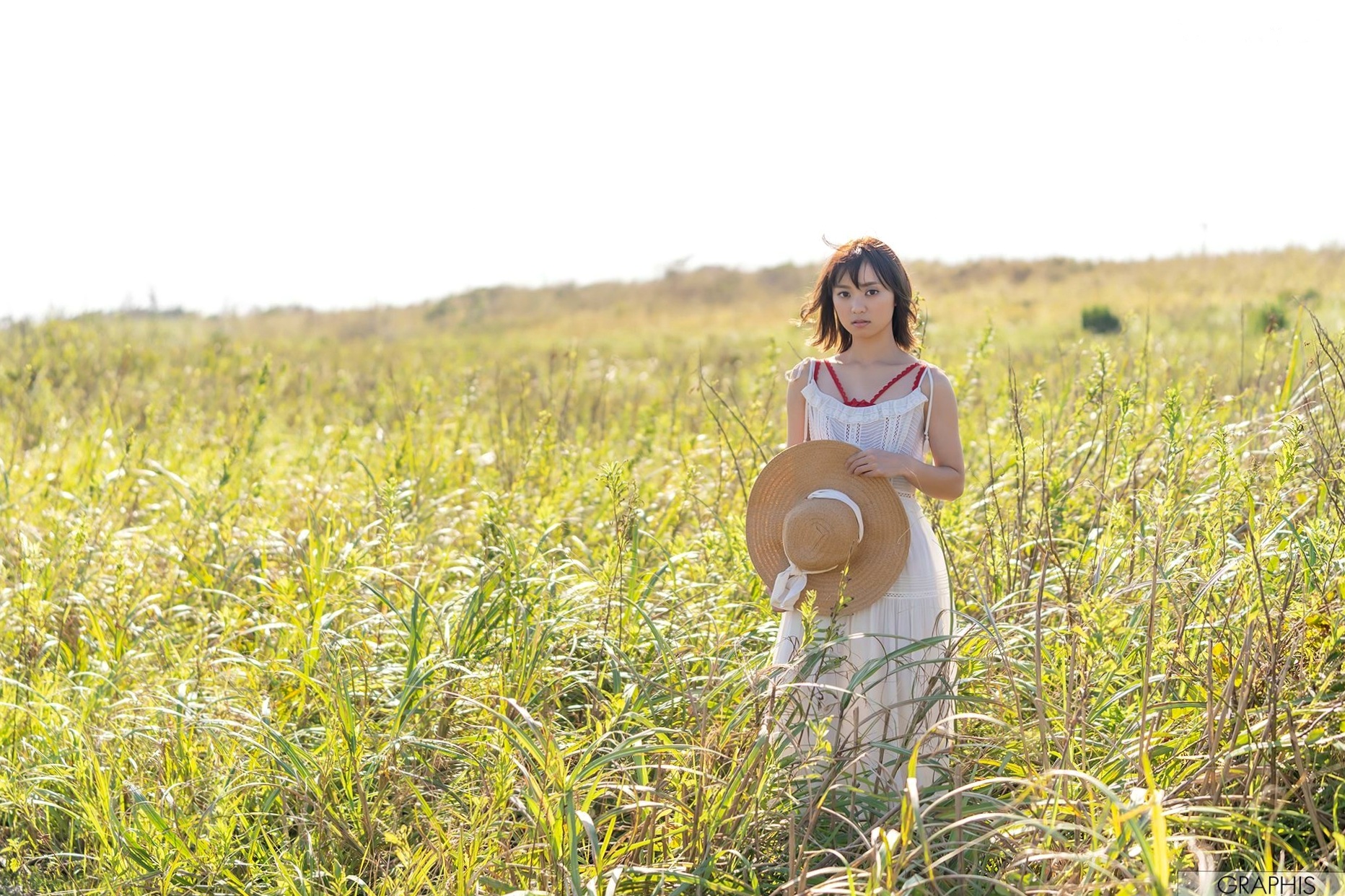 Gallery - Graphis萌波铃Suzu Monami写真集：清纯少女蜕变，纯欲家居私房与清新户外造型系列日本清纯私房照诱惑 女神私房照_秀色女神 - image 32