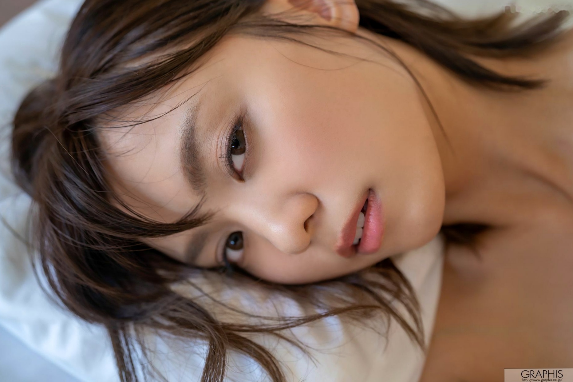 Gallery - Graphis萌波铃Suzu Monami写真集：清纯少女蜕变，纯欲家居私房与清新户外造型系列日本清纯私房照诱惑 女神私房照_秀色女神 - image 50