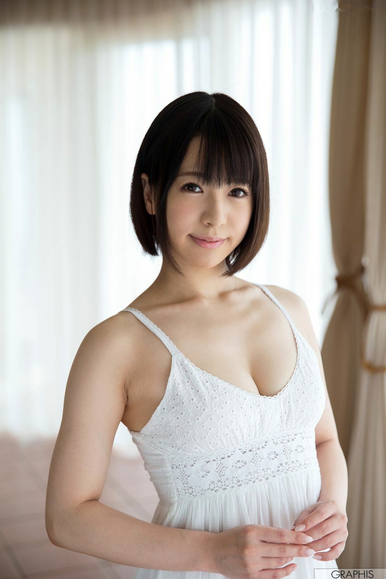 Gallery - 永仓濑奈 (Nagakura Sena) 纯白吊带裙写真集，清纯少女室内私房初次诱惑，Graphis治愈系女神图集清纯气质治愈系私房照日本 女神私房照_秀色女神 - image 17
