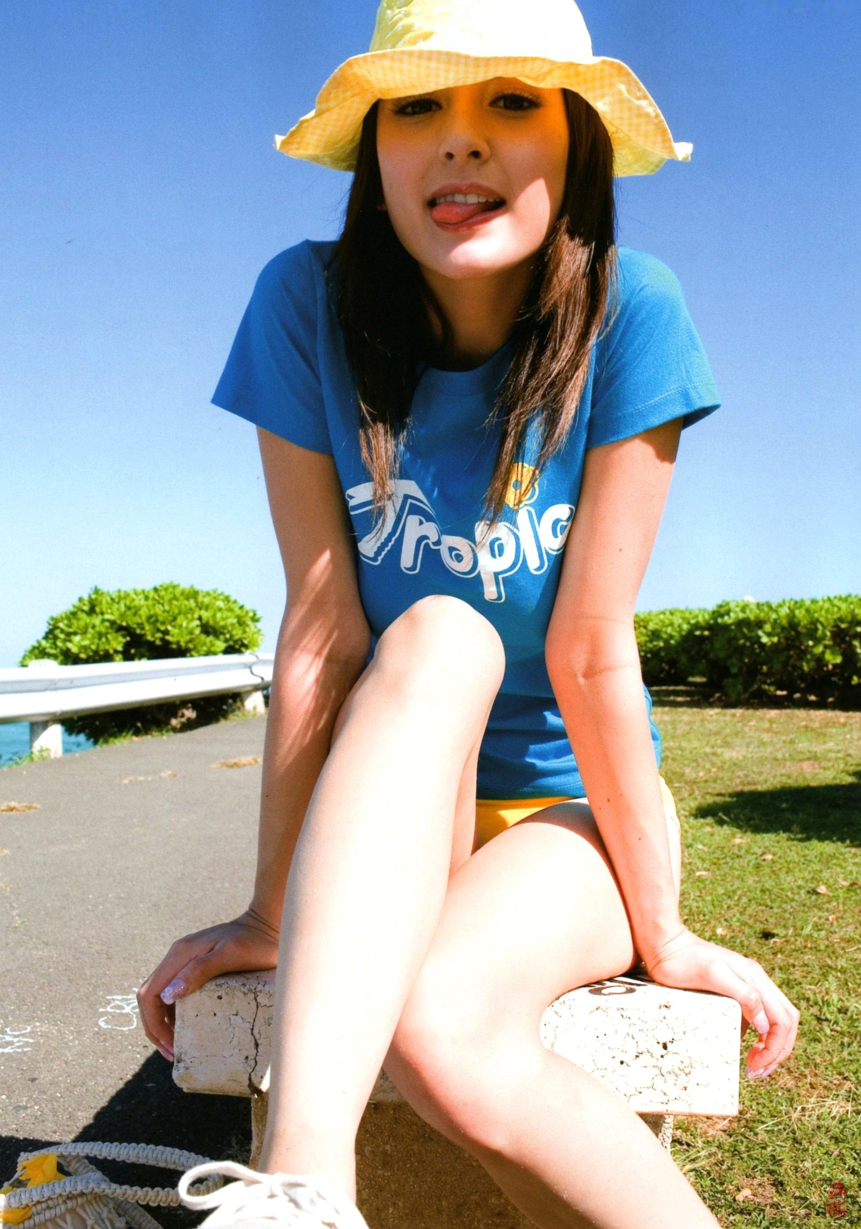 Gallery - 莉亚·迪桑Leah Dizon《Hello! Leah》精选写真：海滩比基尼与清纯居家风，重温混血女神的绝美时刻[54P]混血气质比基尼沙滩清纯 女神私房照_秀色女神 - image 20