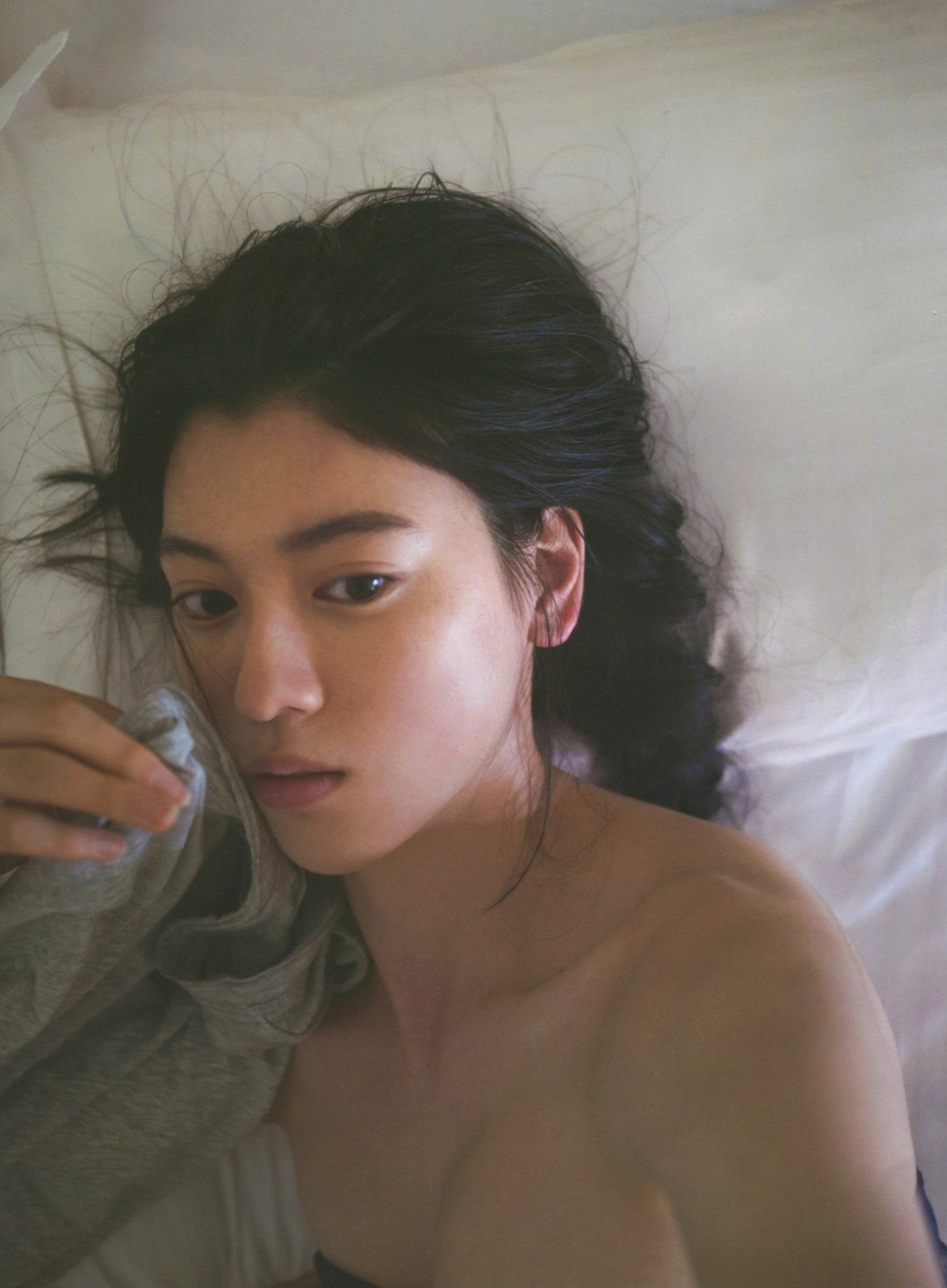 Gallery - PB写真集_Ayaka Miyoshi 三吉彩花《わたし》高清文艺感海边私房大片，尽显高冷气质与骨感美学【135P】日本气质清新治愈系 女神私房照_秀色女神 - image 77