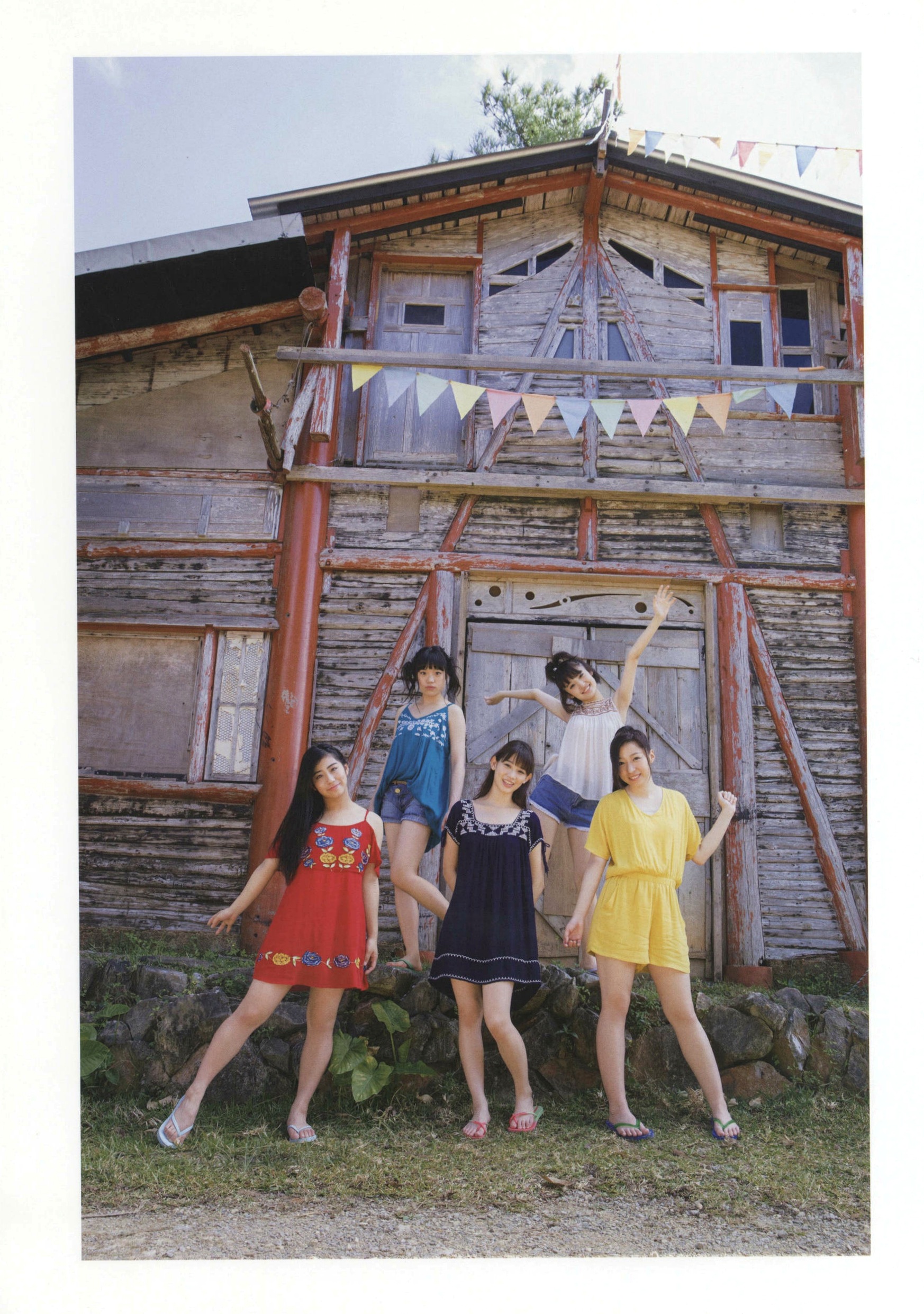 Gallery - 日本偶像团体Team Syachihoko写真集《SYACHI TRIP》，清纯少女户外旅拍，元气清新治愈系风格日本清新治愈系萌系 女神私房照_秀色女神 - image 63