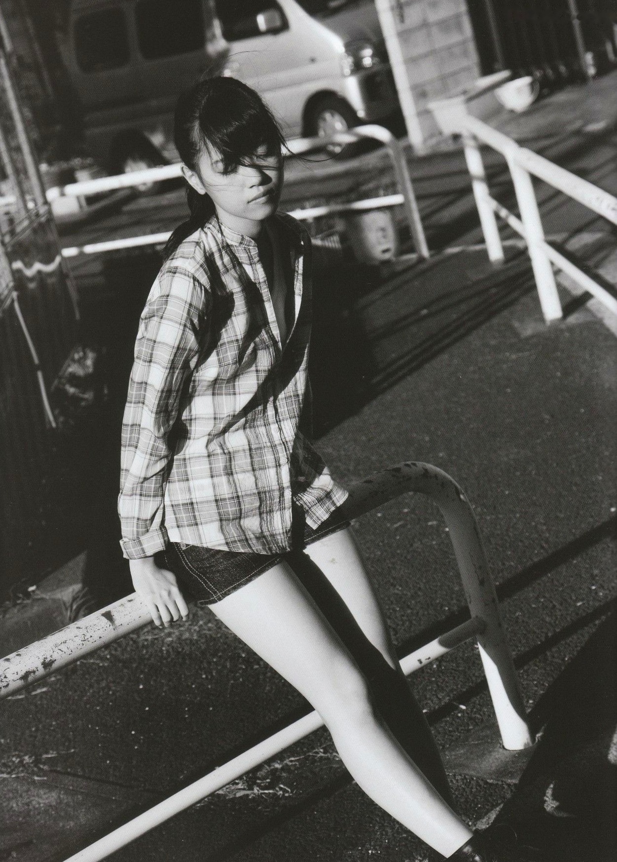 Gallery - 西野七濑《普段着》写真集：清纯少女海滩比基尼与文艺街拍，记录甜美治愈的日常瞬间清纯治愈系比基尼日本女神 女神私房照_秀色女神 - image 1