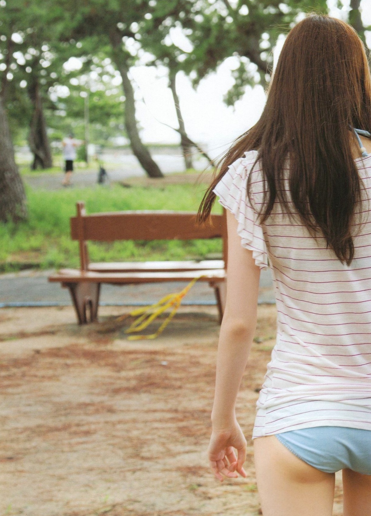 Gallery - 西野七濑《普段着》写真集：清纯少女海滩比基尼与文艺街拍，记录甜美治愈的日常瞬间清纯治愈系比基尼日本女神 女神私房照_秀色女神 - image 25