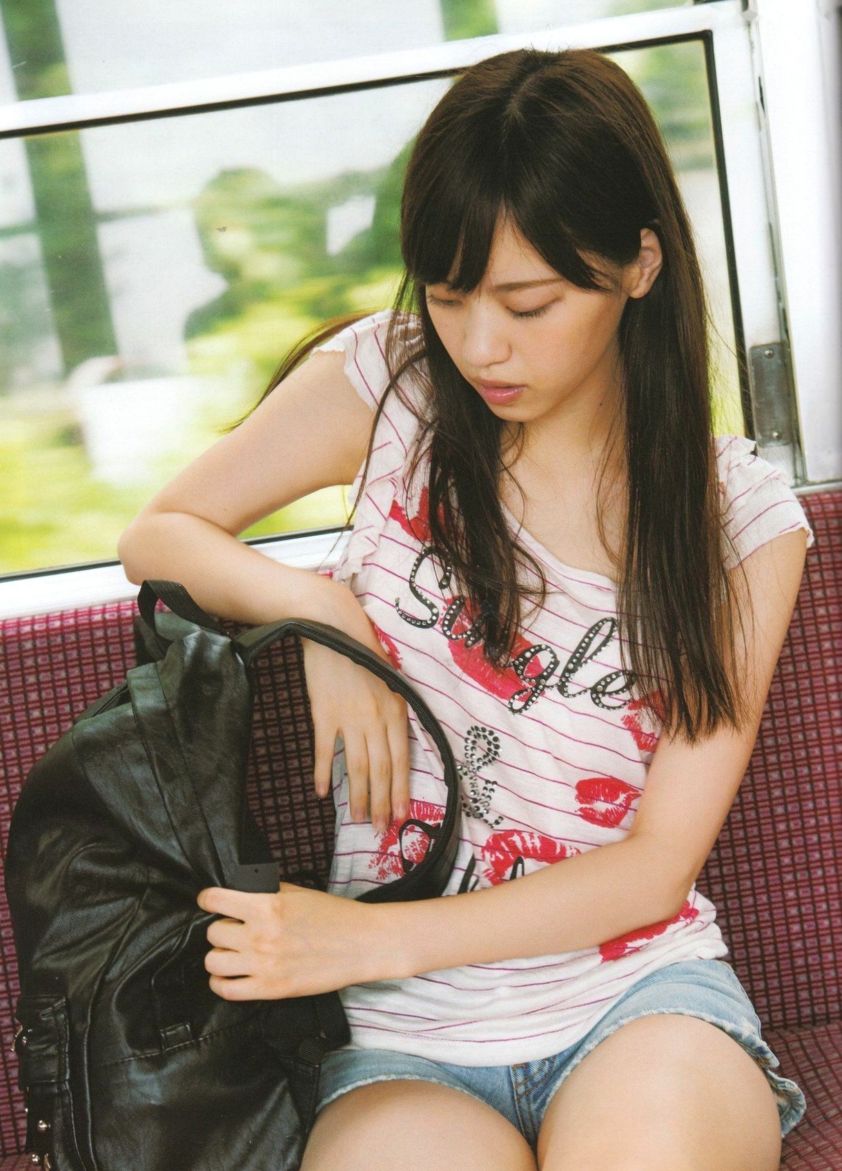 Gallery - 西野七濑《普段着》写真集：清纯少女海滩比基尼与文艺街拍，记录甜美治愈的日常瞬间清纯治愈系比基尼日本女神 女神私房照_秀色女神 - image 67