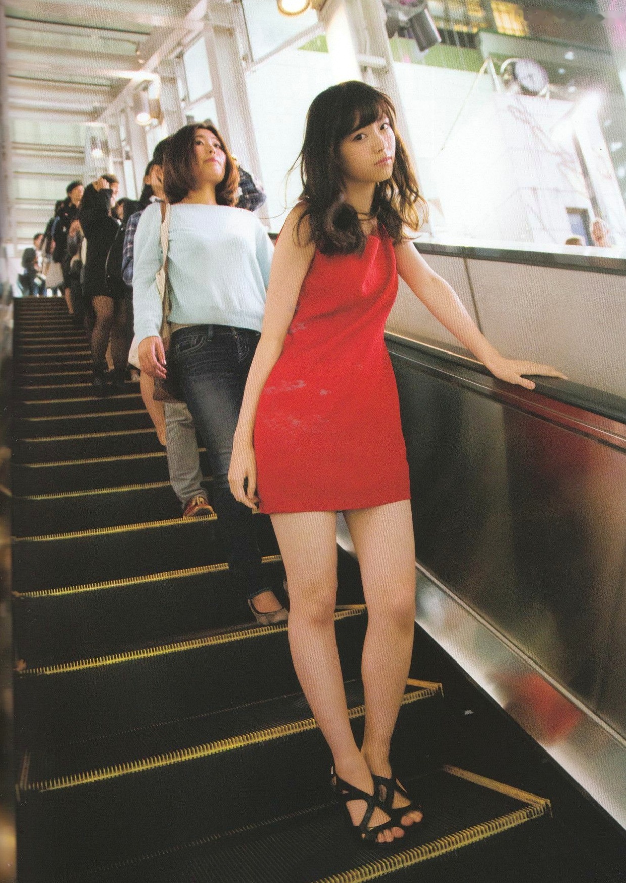 Gallery - 西野七濑《普段着》写真集：清纯少女海滩比基尼与文艺街拍，记录甜美治愈的日常瞬间清纯治愈系比基尼日本女神 女神私房照_秀色女神 - image 99