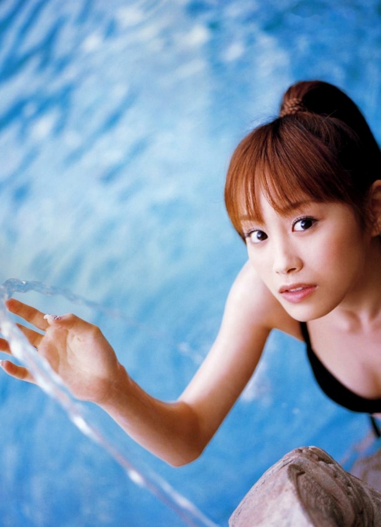 Gallery - 高橋愛《Love Hello》写真集：清纯女神海边度假，比基尼呈现极致诱惑与夏日清新感日本清新清纯比基尼女神 女神私房照_秀色女神 - image 67