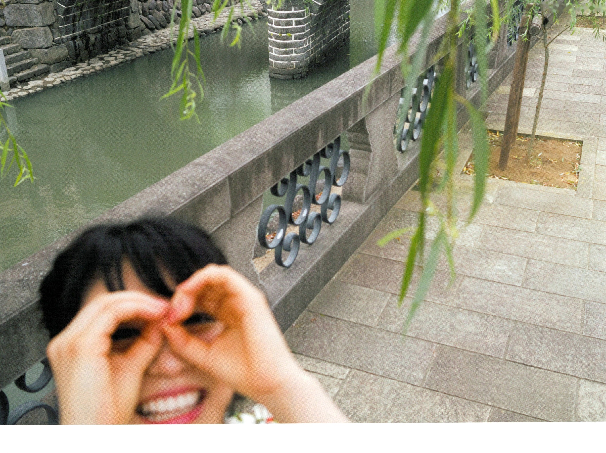 Gallery - 长滨宁琉 (Nagahama Neru) 1st写真集《这里开始》清新旅拍，海边泳装与唯美烟花系列，治愈系甜美女神写真治愈系清新日本比基尼 女神私房照_秀色女神 - image 11