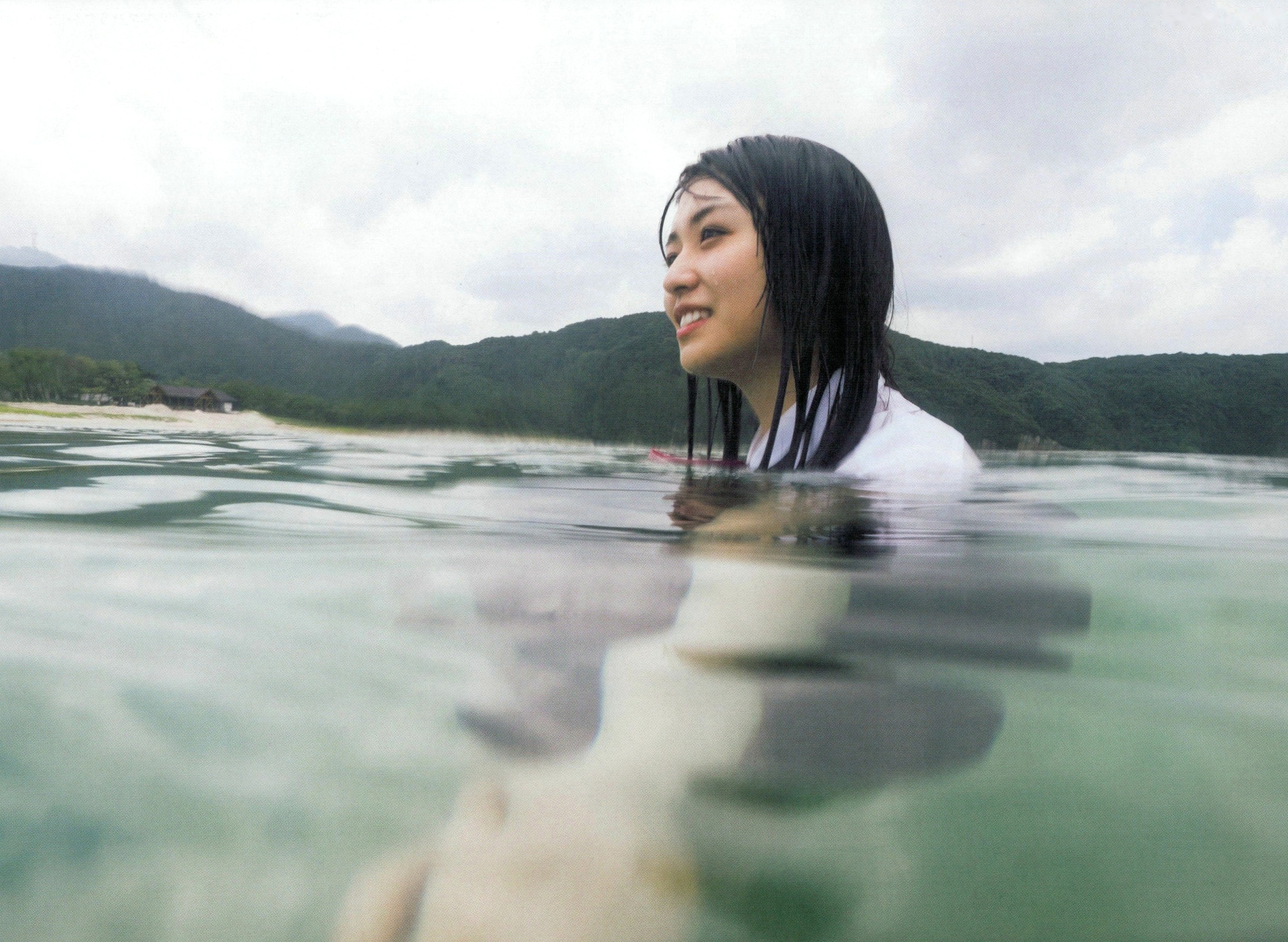 Gallery - 长滨宁琉 (Nagahama Neru) 1st写真集《这里开始》清新旅拍，海边泳装与唯美烟花系列，治愈系甜美女神写真治愈系清新日本比基尼 女神私房照_秀色女神 - image 79