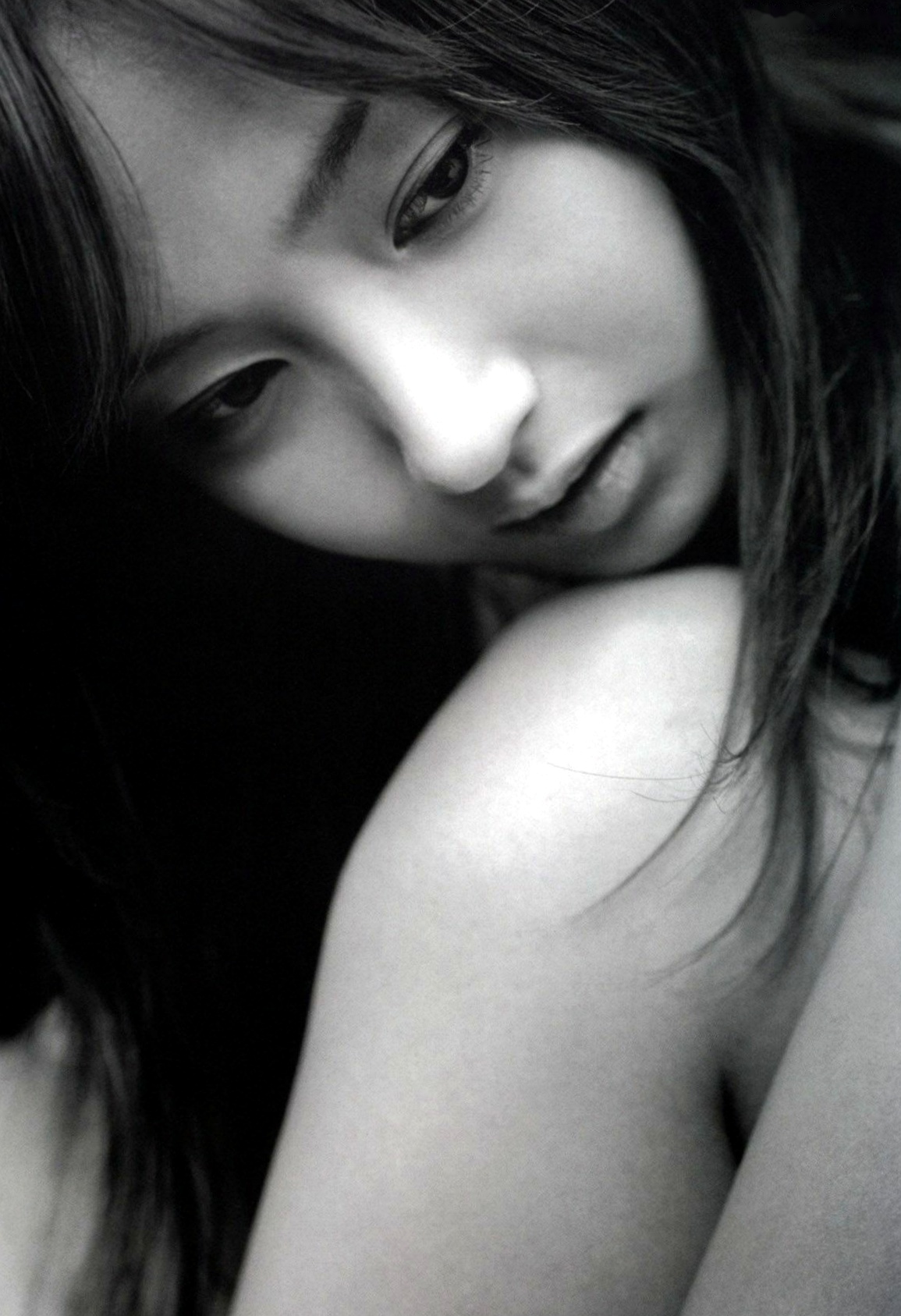 Gallery - PB写真集 藤本美贵《cheri（シェリー）》：湿身比基尼与优雅红裙，展现百变女神清纯与性感风采日本气质清纯比基尼女神 女神私房照_秀色女神 - image 9