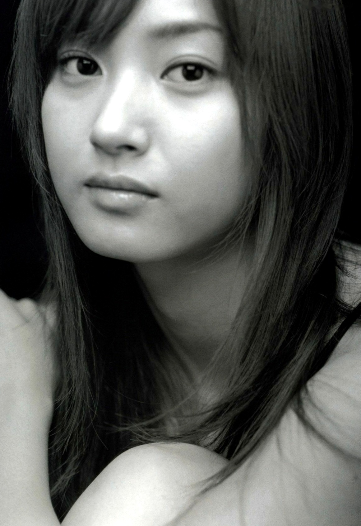 Gallery - PB写真集 藤本美贵《cheri（シェリー）》：湿身比基尼与优雅红裙，展现百变女神清纯与性感风采日本气质清纯比基尼女神 女神私房照_秀色女神 - image 43