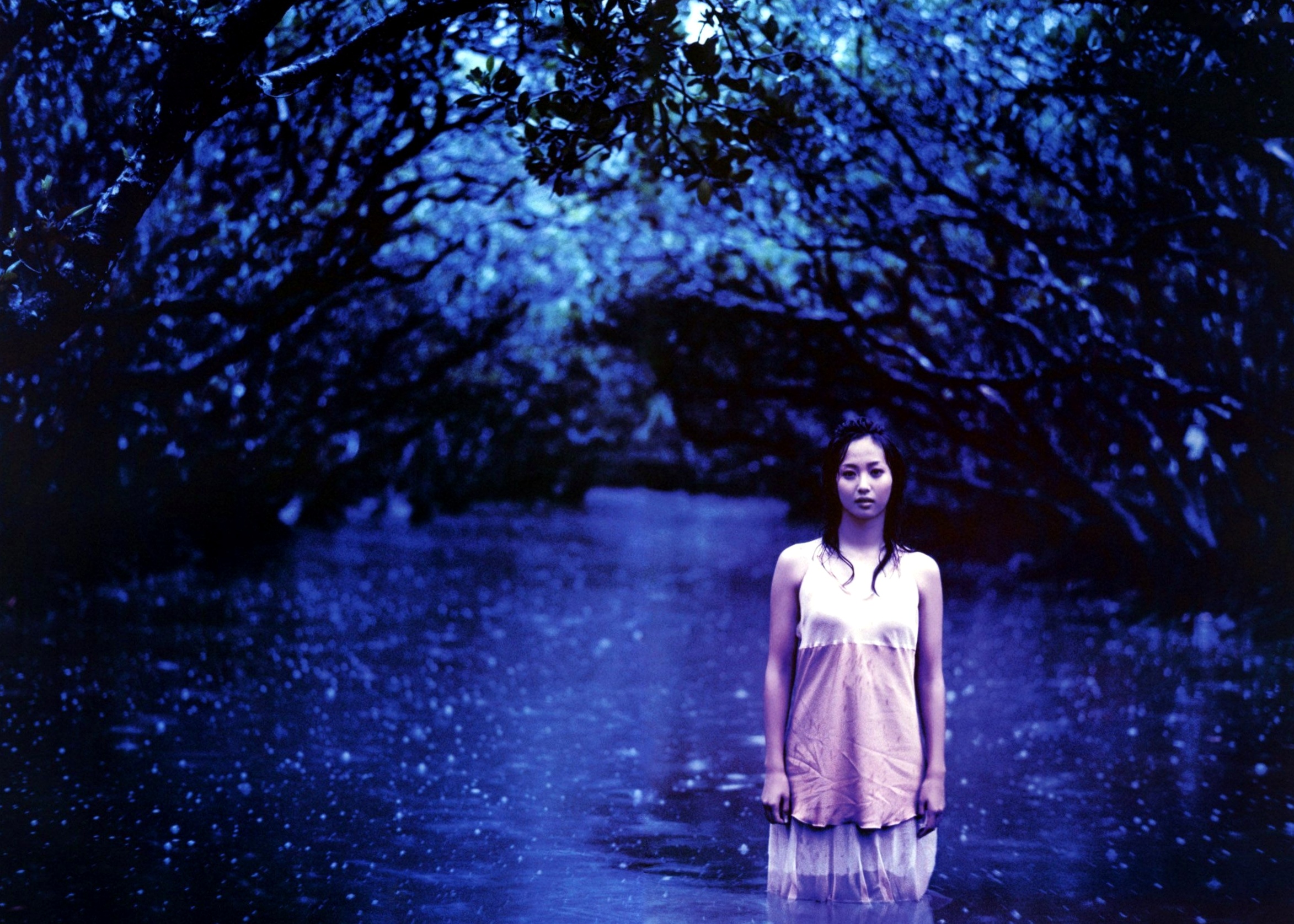 Gallery - PB写真集 藤本美贵《cheri（シェリー）》：湿身比基尼与优雅红裙，展现百变女神清纯与性感风采日本气质清纯比基尼女神 女神私房照_秀色女神 - image 47