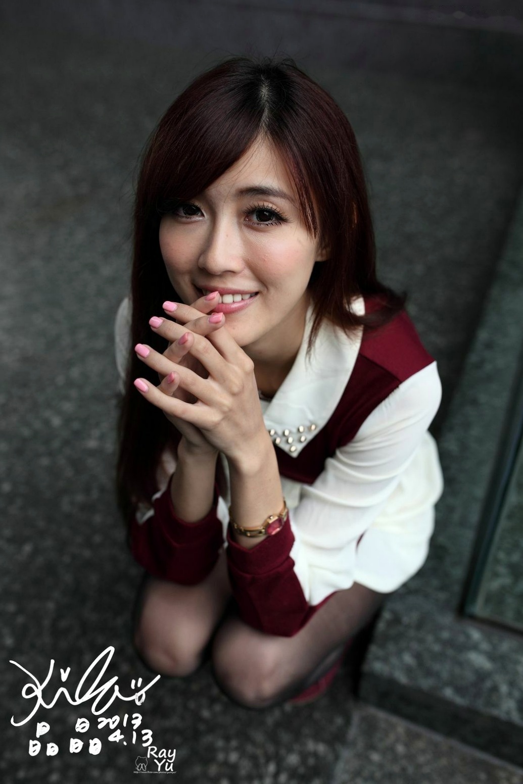 Gallery - 台湾正妹Kila晶晶/廖挺伶精致街拍写真：学院风与黑色丝袜的优雅诱惑（2套合集）台湾黑丝街拍美腿清新 女神私房照_秀色女神 - image 9