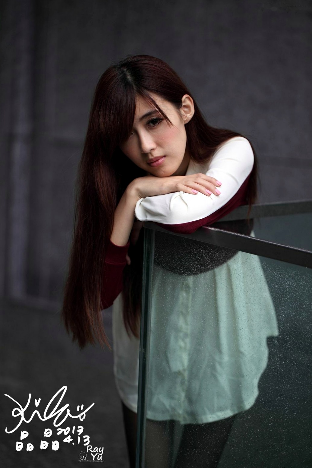 Gallery - 台湾正妹Kila晶晶/廖挺伶精致街拍写真：学院风与黑色丝袜的优雅诱惑（2套合集）台湾黑丝街拍美腿清新 女神私房照_秀色女神 - image 12