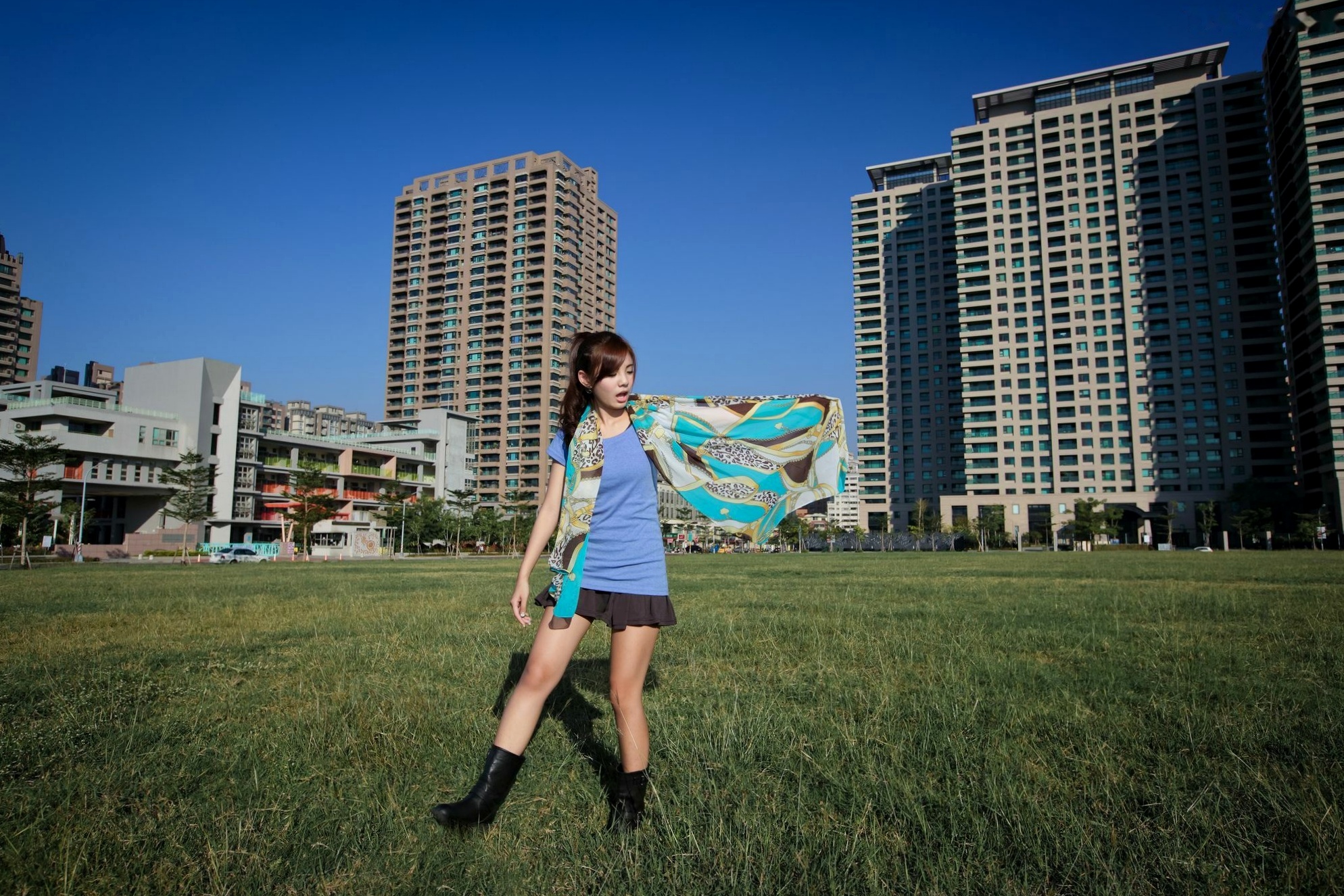 Gallery - 台湾正妹徐玮吟鲔鱼清新外拍写真，草地休闲风格甜美治愈女神合集台湾清新治愈系户外女神 女神私房照_秀色女神 - image 24