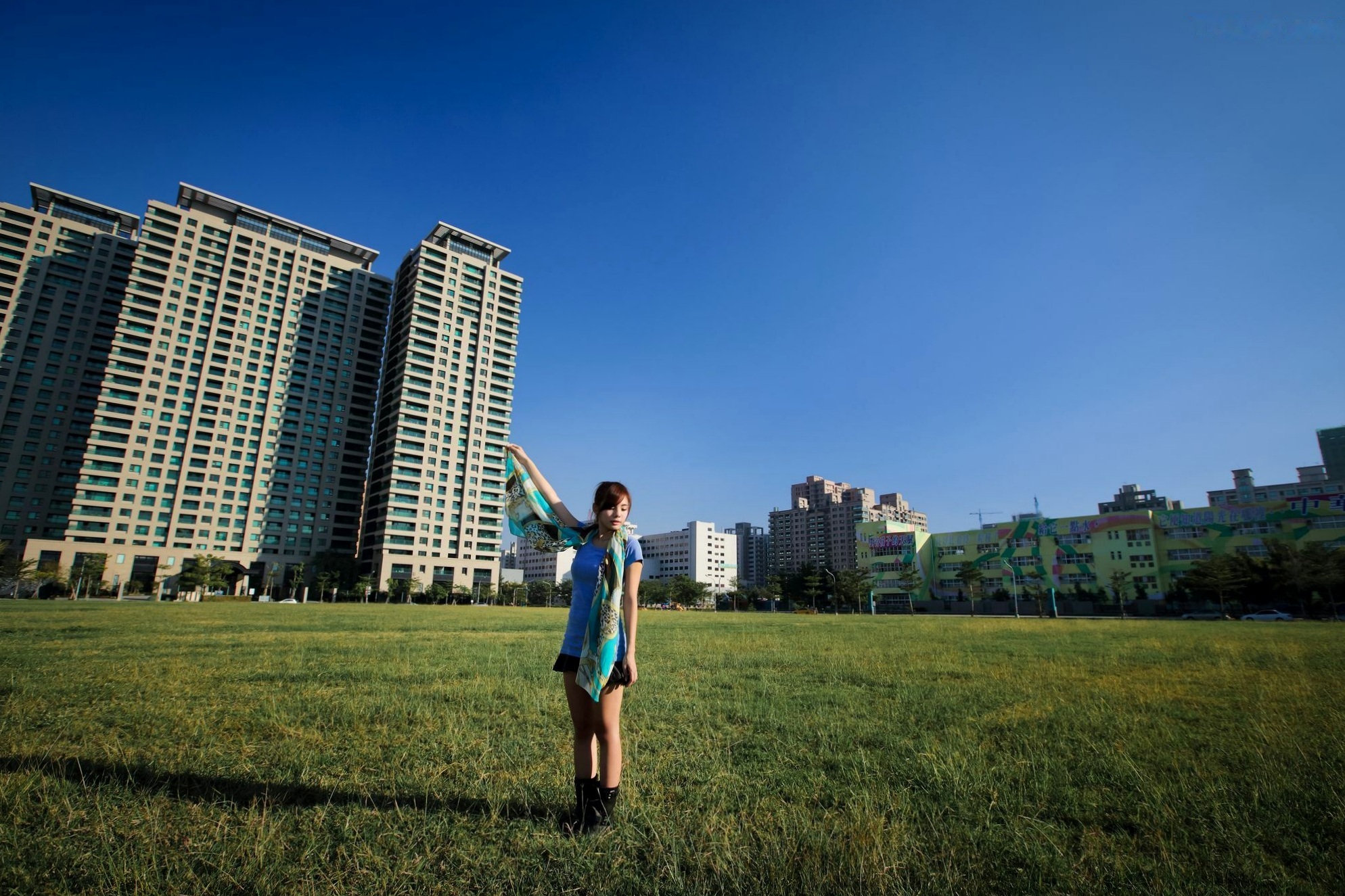 Gallery - 台湾正妹徐玮吟鲔鱼清新外拍写真，草地休闲风格甜美治愈女神合集台湾清新治愈系户外女神 女神私房照_秀色女神 - image 25