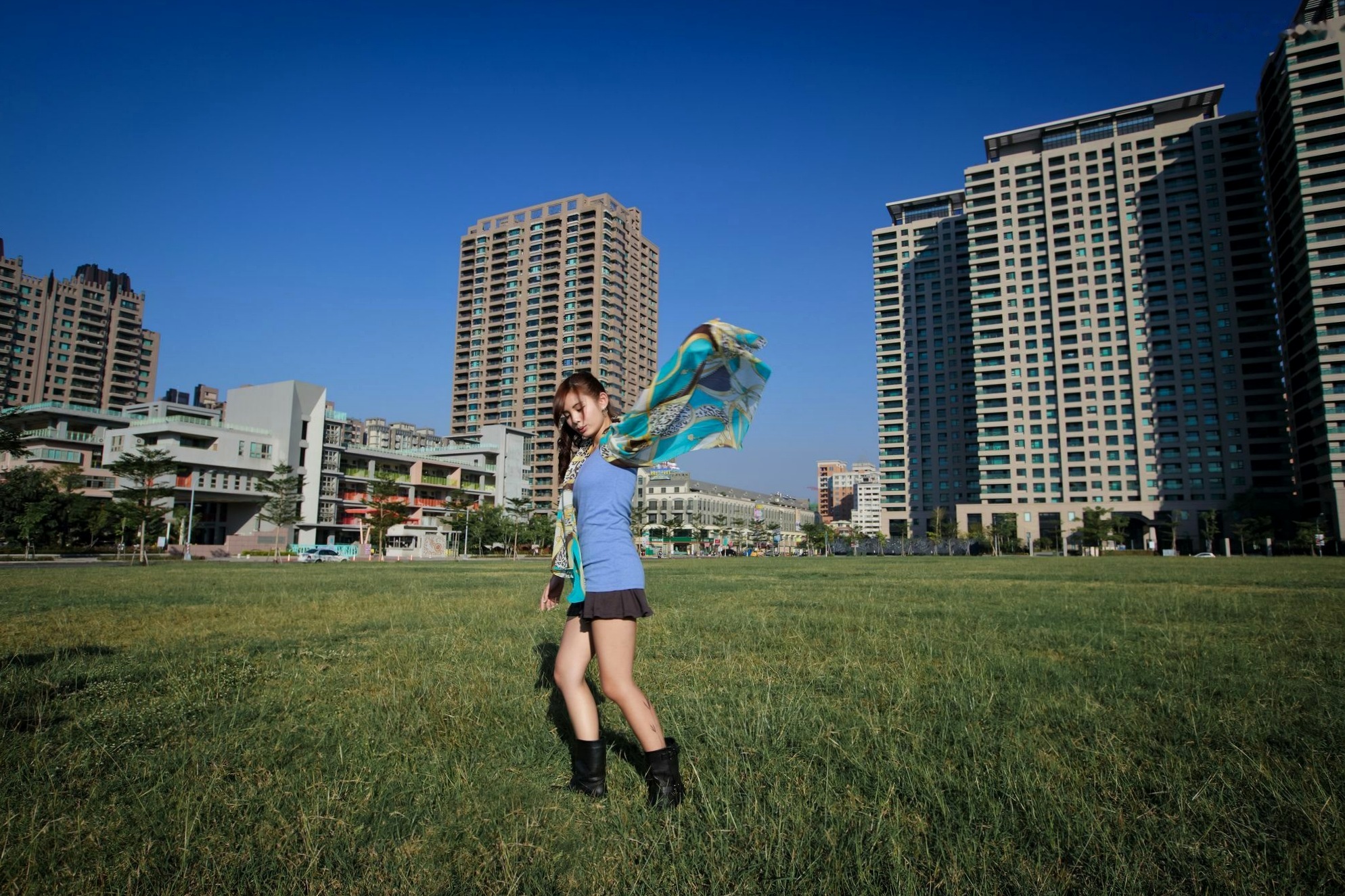 Gallery - 台湾正妹徐玮吟鲔鱼清新外拍写真，草地休闲风格甜美治愈女神合集台湾清新治愈系户外女神 女神私房照_秀色女神 - image 58