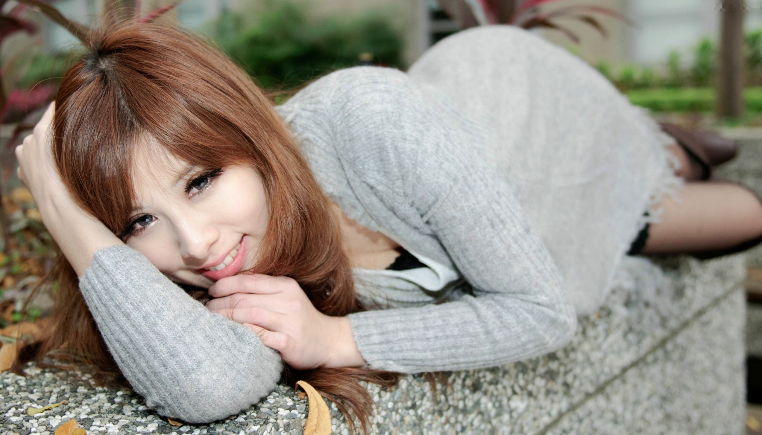 Gallery - 台湾正妹小米Kate su清新户外街拍写真，娇俏可爱女神秀出百变气质穿搭精选图片台湾清新街拍治愈系女神 女神私房照_秀色女神 - image 40