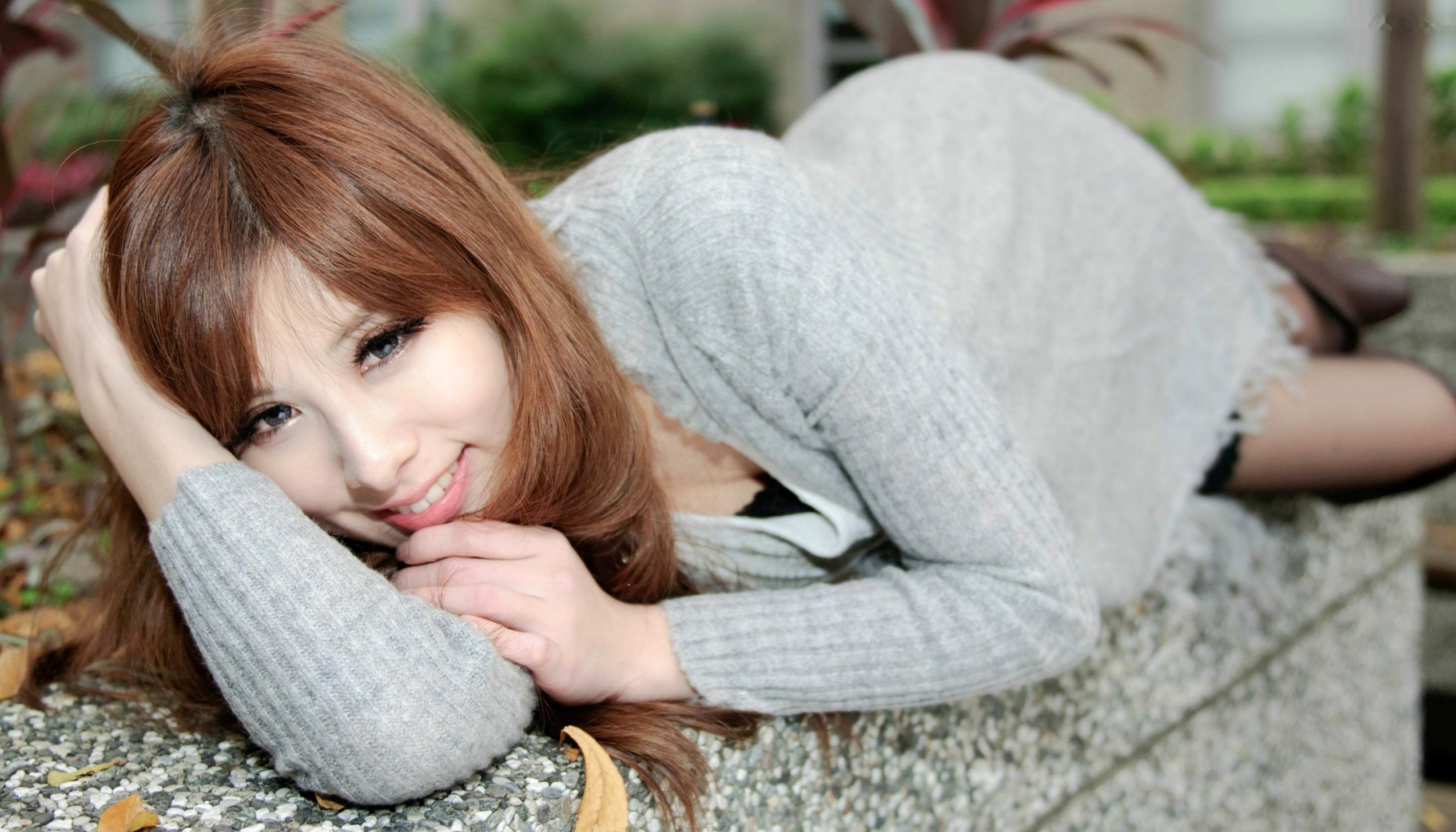 Gallery - 台湾正妹小米Kate su清新户外街拍写真，娇俏可爱女神秀出百变气质穿搭精选图片台湾清新街拍治愈系女神 女神私房照_秀色女神 - image 52