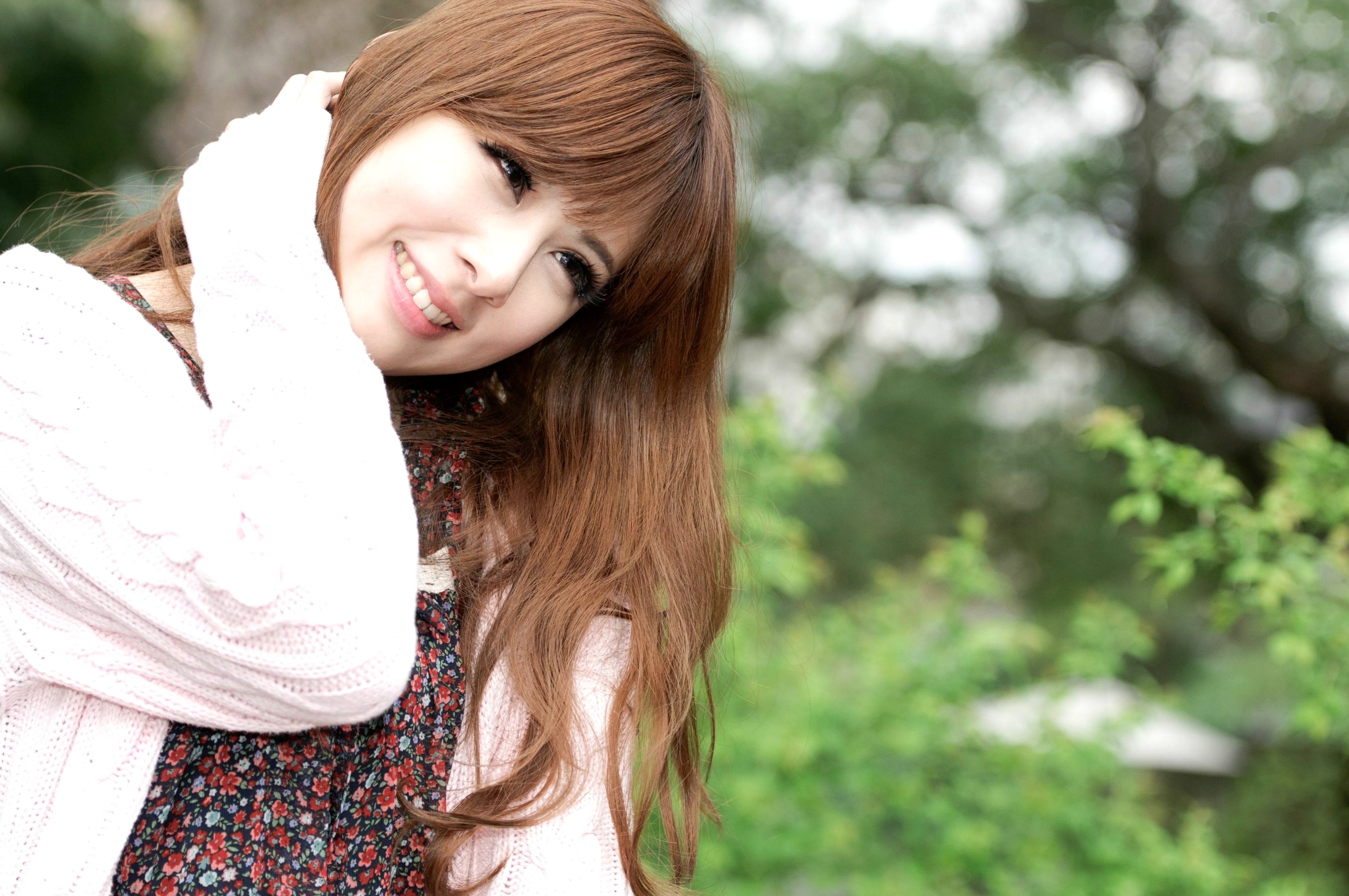 Gallery - 台湾正妹小米Kate su清新户外街拍写真，娇俏可爱女神秀出百变气质穿搭精选图片台湾清新街拍治愈系女神 女神私房照_秀色女神 - image 68
