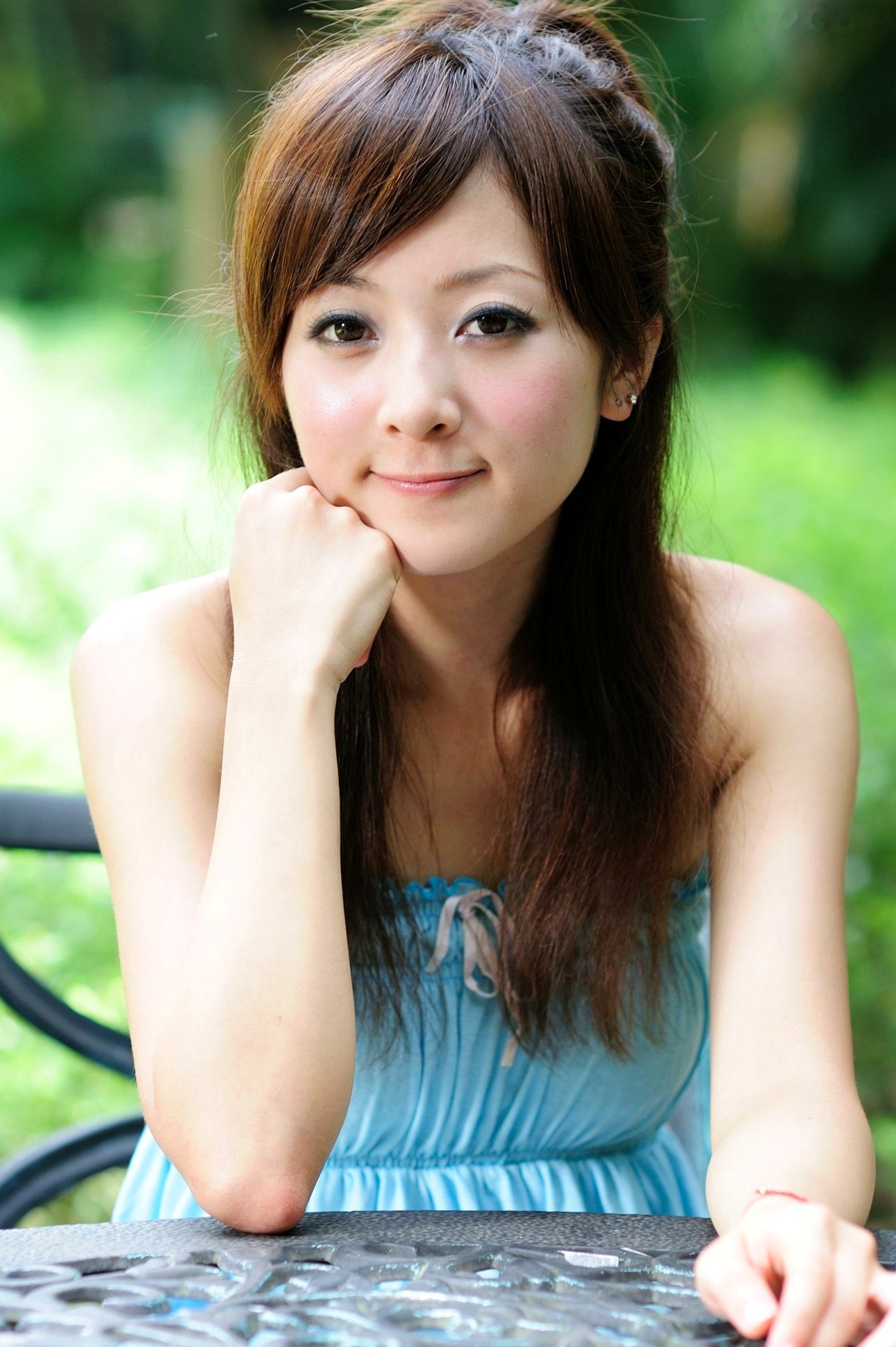Gallery - 台湾正妹果子Mikako士林官邸清新户外外拍写真，元气少女夏日休闲装扮，纯欲甜美养眼集台湾清新户外清纯养眼 女神私房照_秀色女神 - image 27