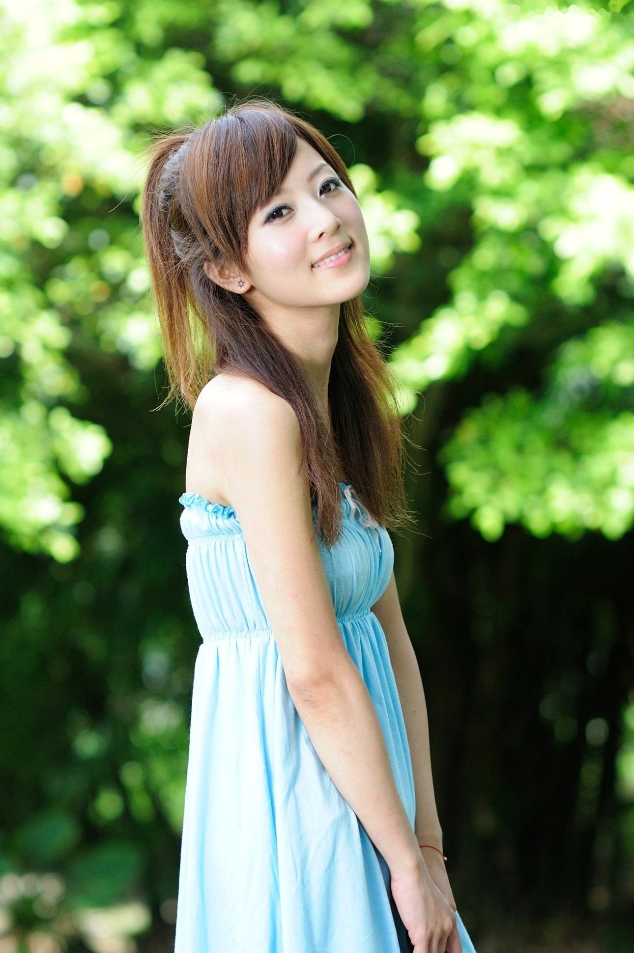 Gallery - 台湾正妹果子Mikako士林官邸清新户外外拍写真，元气少女夏日休闲装扮，纯欲甜美养眼集台湾清新户外清纯养眼 女神私房照_秀色女神 - image 33