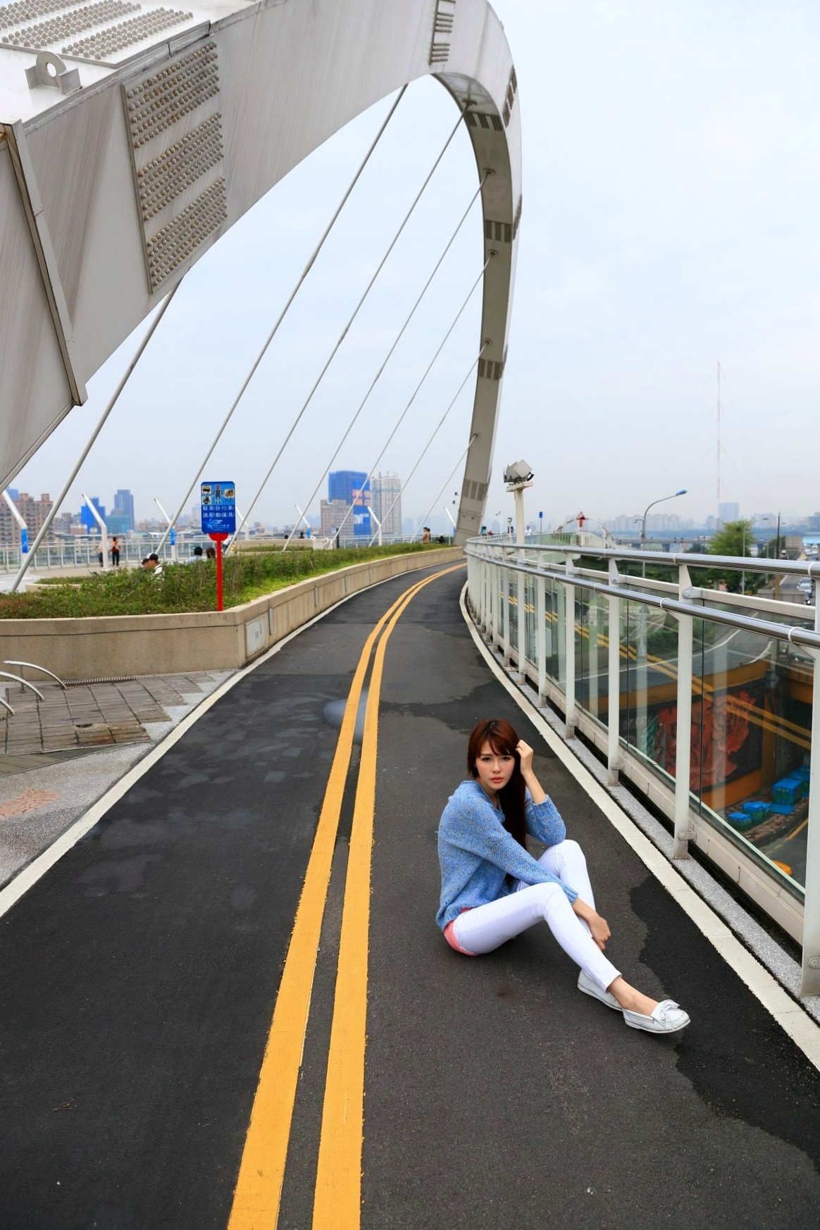 Gallery - 台湾甜美正妹林梵耘户外清新生活照，漫步大桥与林间复古写真合集台湾清新街拍气质 女神私房照_秀色女神 - image 19