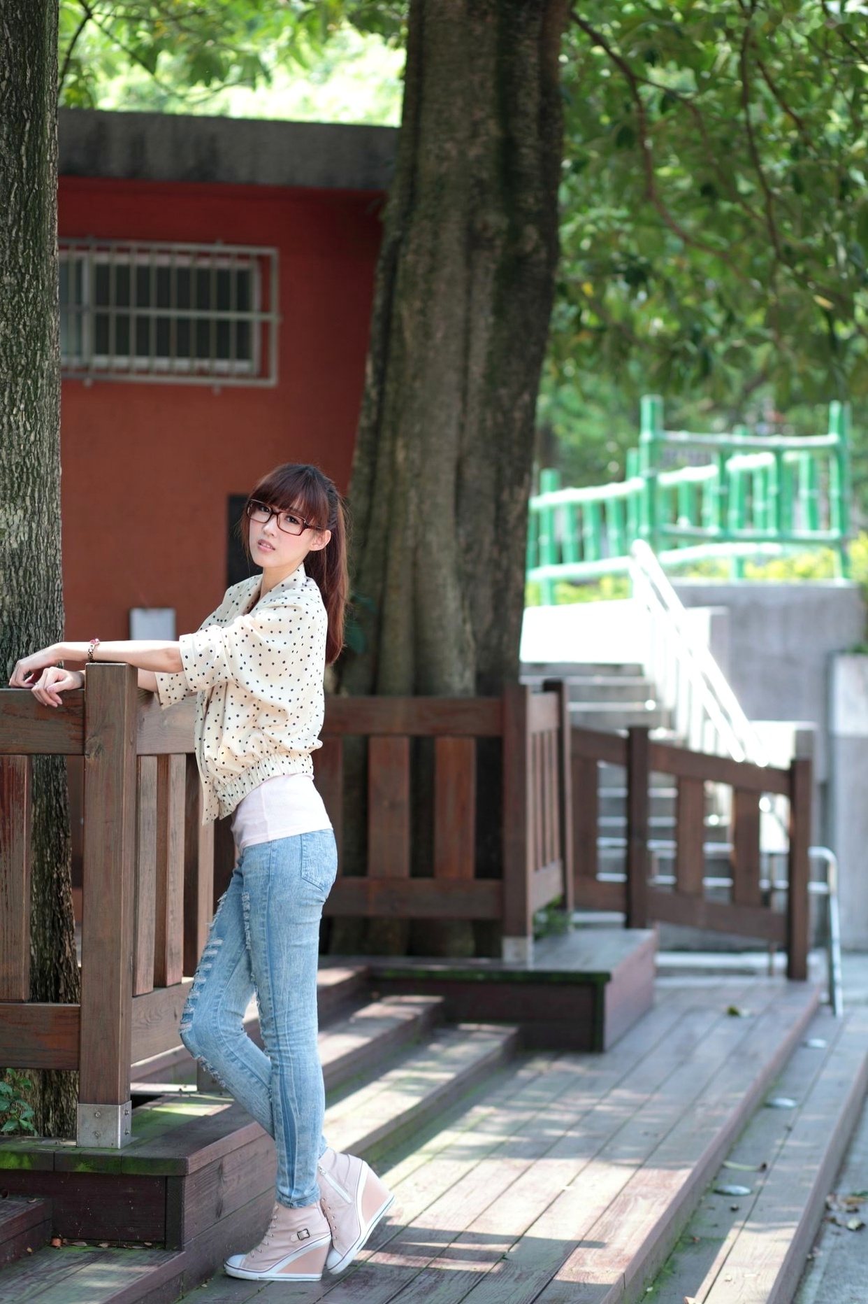 Gallery - 台湾正妹廖挺伶Kila晶晶清新户外写真，运动场街拍尽显修长美腿，邻家女孩甜美活力十足台湾美腿清新街拍治愈系 女神私房照_秀色女神 - image 22
