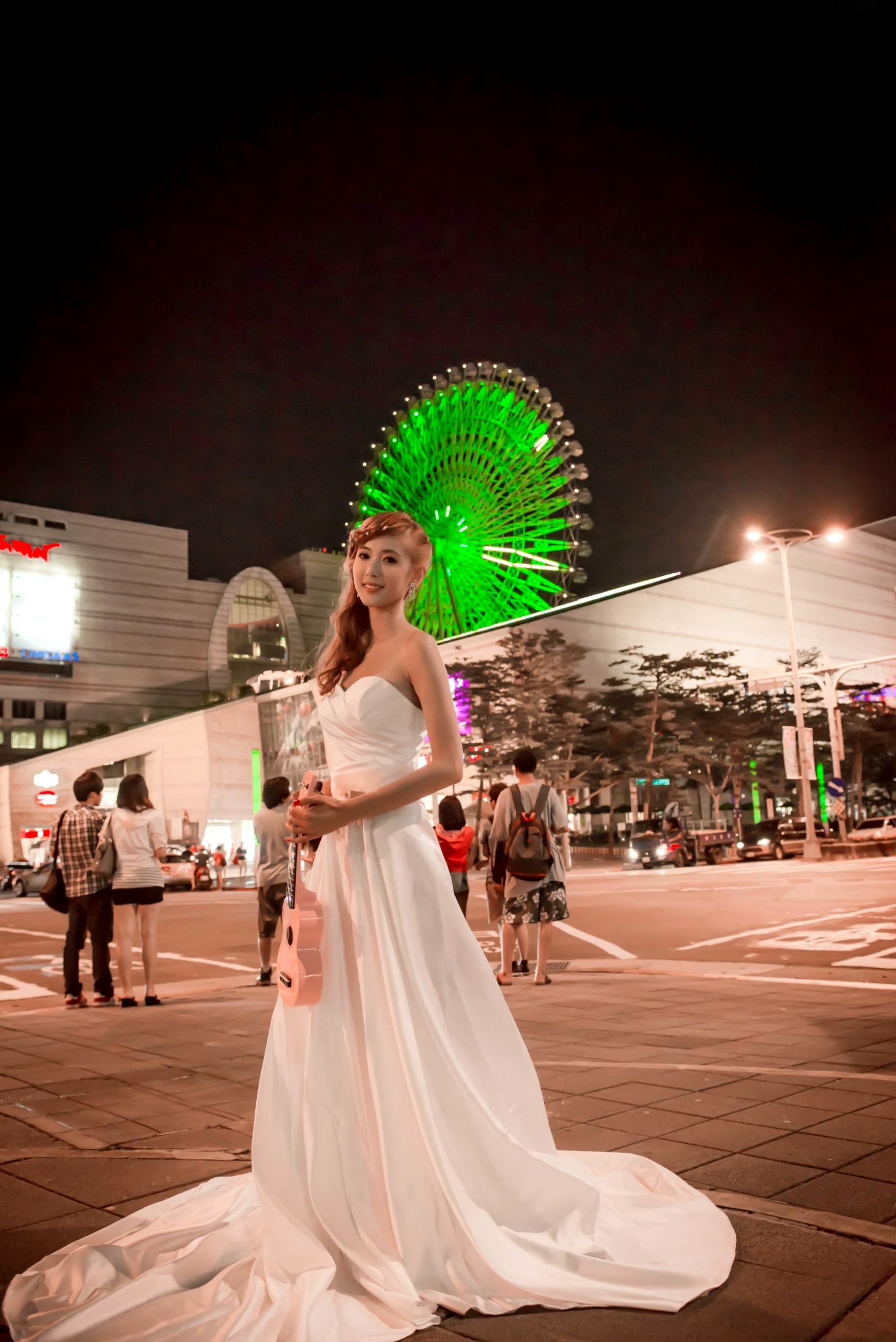 Gallery - 台湾女神金允乔Kila晶晶：浪漫摩天轮夜景婚纱写真清新演绎台湾婚纱清新气质 女神私房照_秀色女神 - image 3