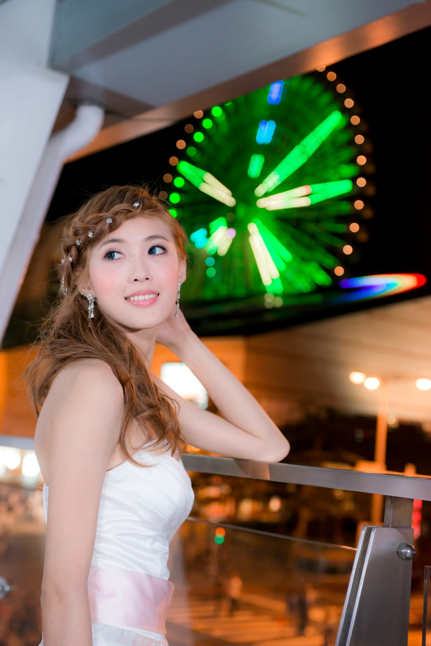 Gallery - 台湾女神金允乔Kila晶晶：浪漫摩天轮夜景婚纱写真清新演绎台湾婚纱清新气质 女神私房照_秀色女神 - image 9