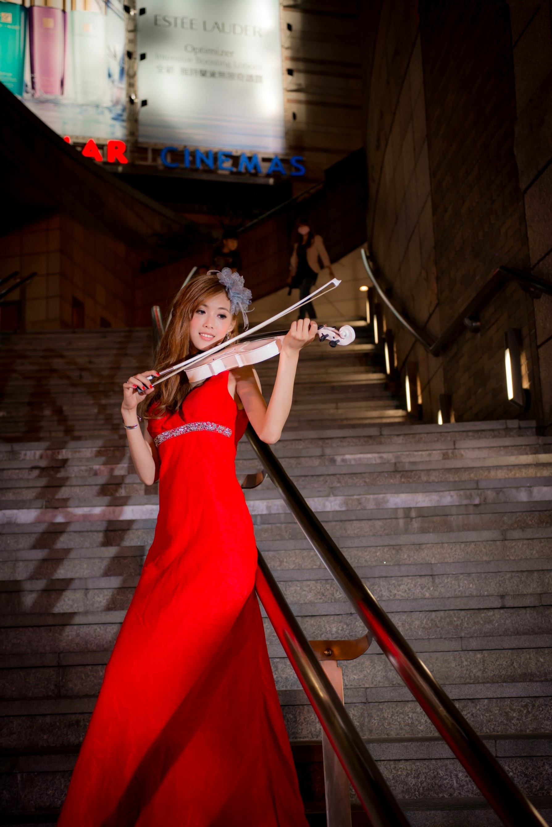Gallery - 台湾女神金允乔Kila晶晶：浪漫摩天轮夜景婚纱写真清新演绎台湾婚纱清新气质 女神私房照_秀色女神 - image 11