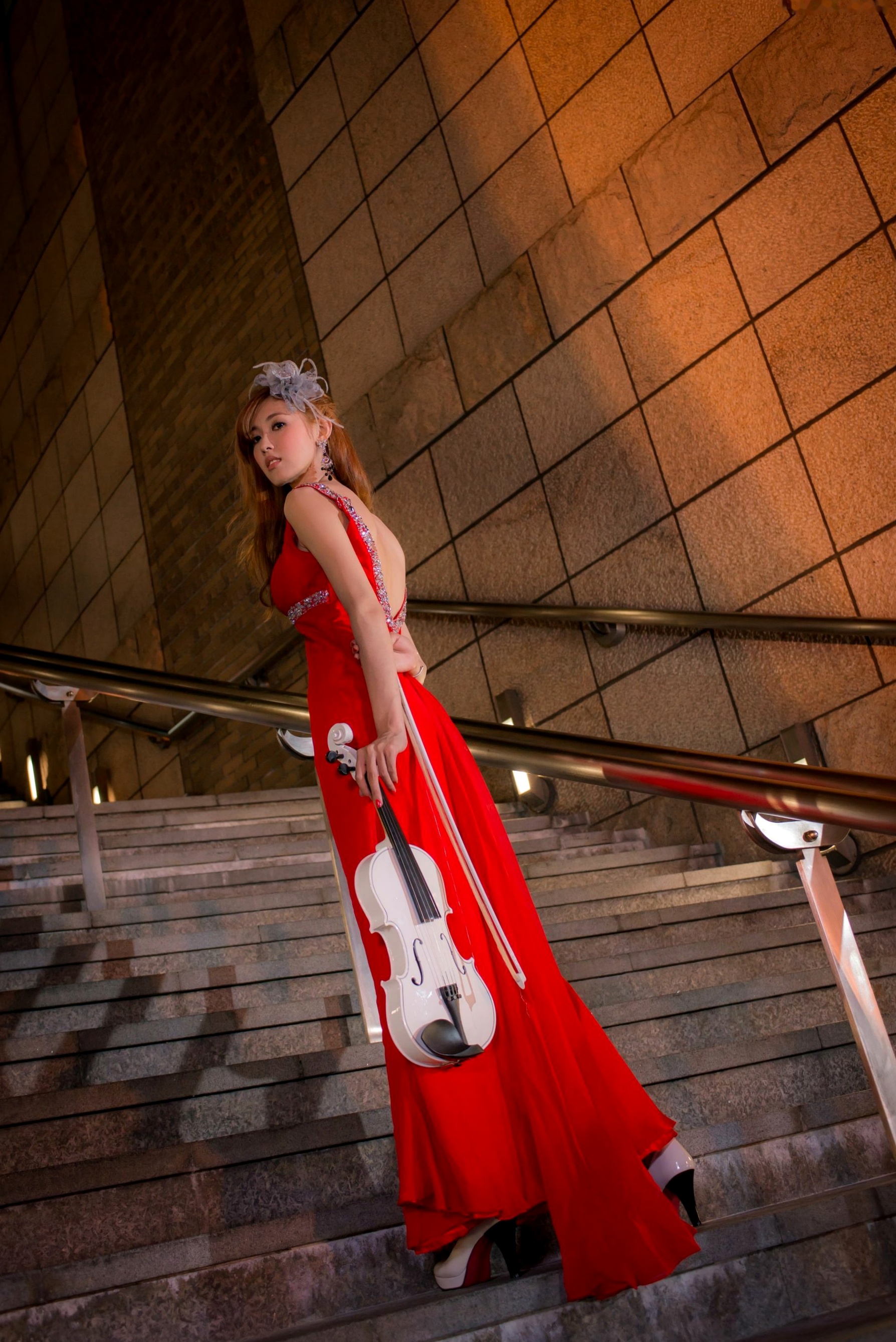 Gallery - 台湾女神金允乔Kila晶晶：浪漫摩天轮夜景婚纱写真清新演绎台湾婚纱清新气质 女神私房照_秀色女神 - image 20