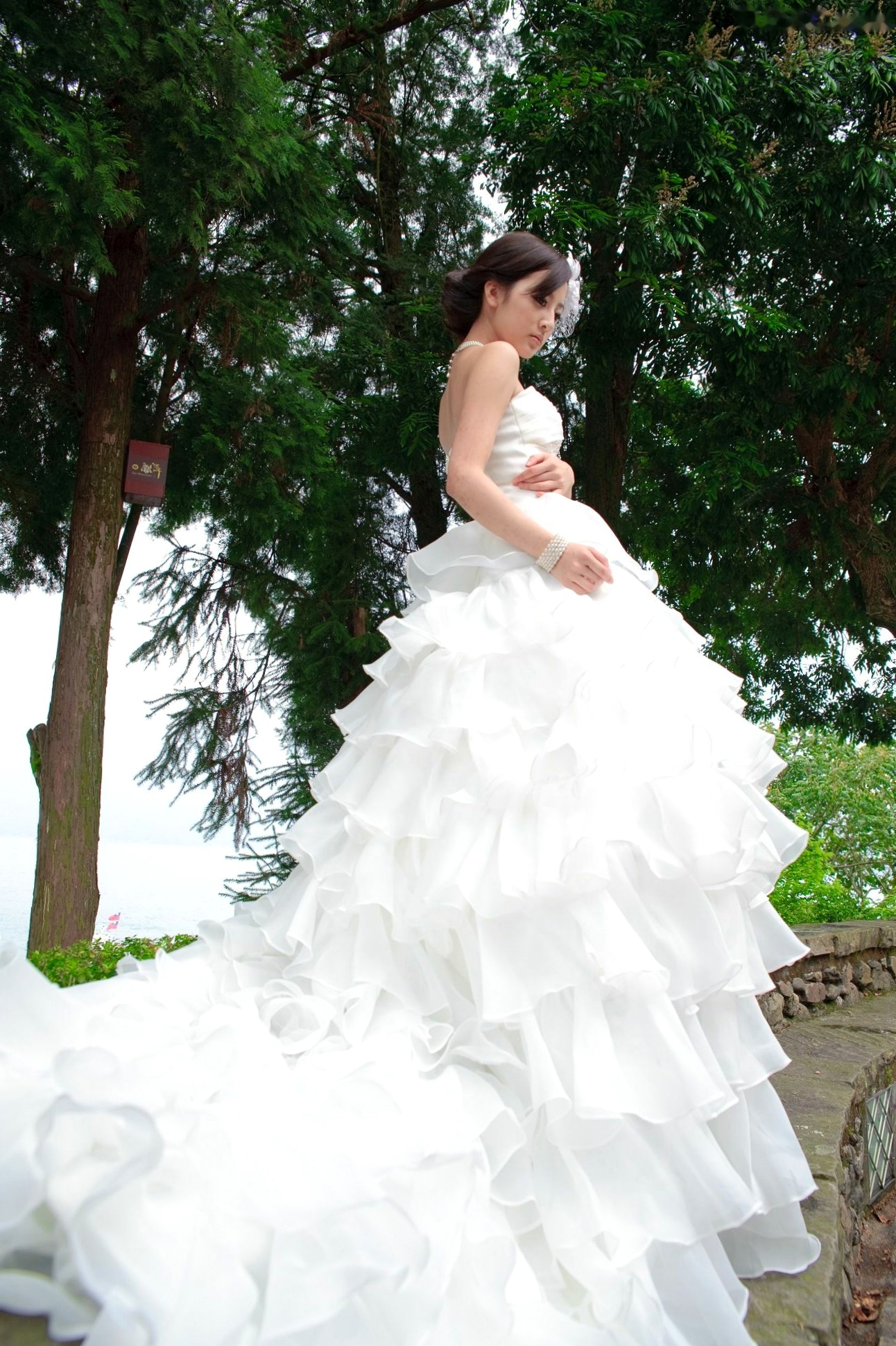 Gallery - 台湾正妹张凯洁/张允霏《日月潭+纸教堂(婚纱)》纯白婚纱写真，唯美户外大片，气质女神清新脱俗台湾婚纱气质清新女神 女神私房照_秀色女神 - image 2
