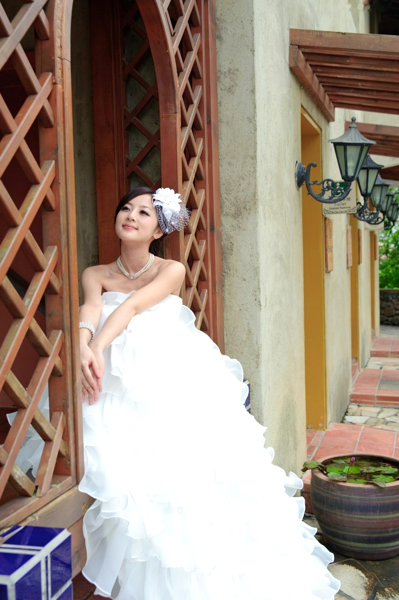Gallery - 台湾正妹张凯洁/张允霏《日月潭+纸教堂(婚纱)》纯白婚纱写真，唯美户外大片，气质女神清新脱俗台湾婚纱气质清新女神 女神私房照_秀色女神 - image 4