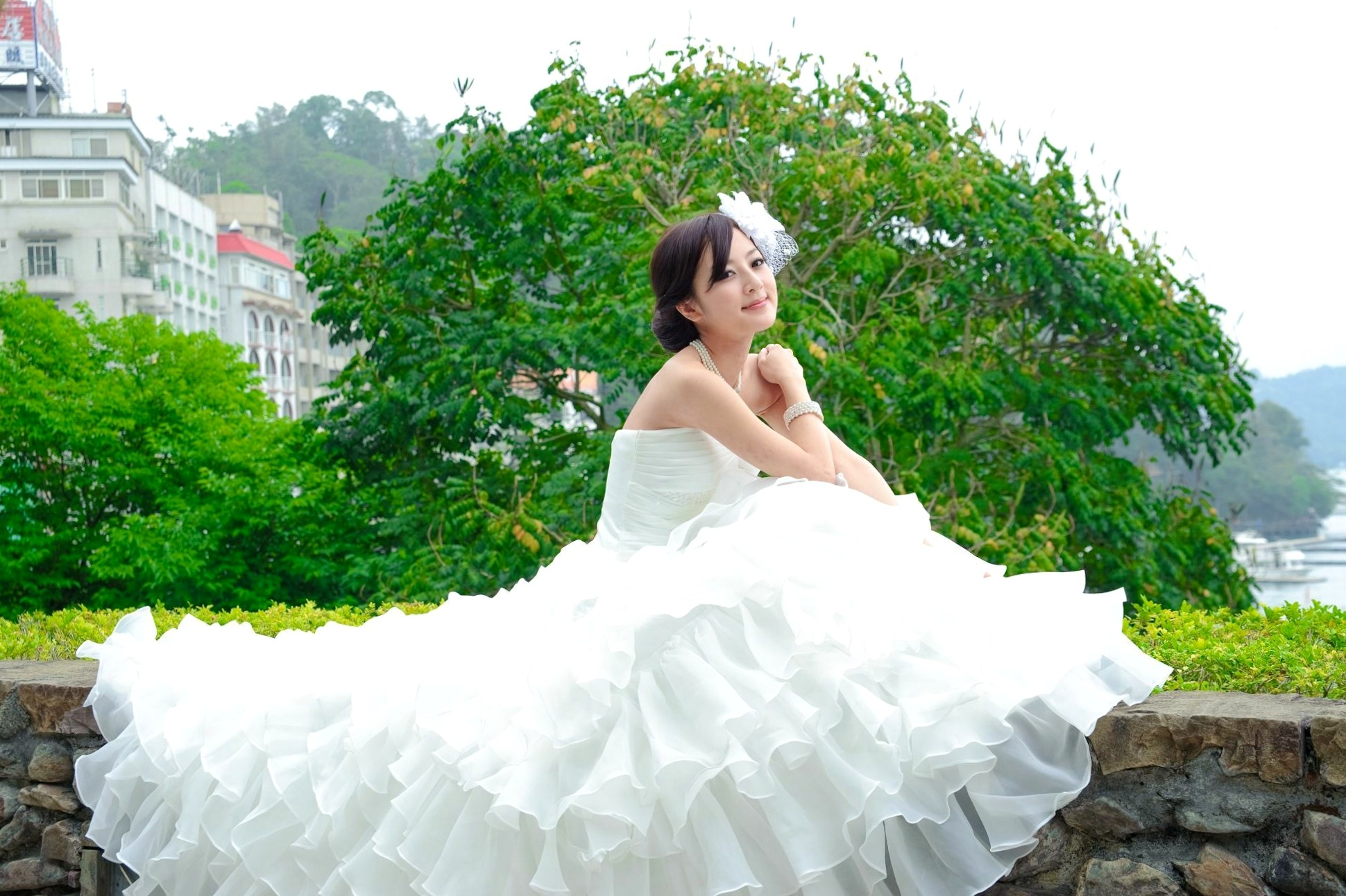 Gallery - 台湾正妹张凯洁/张允霏《日月潭+纸教堂(婚纱)》纯白婚纱写真，唯美户外大片，气质女神清新脱俗台湾婚纱气质清新女神 女神私房照_秀色女神 - image 13