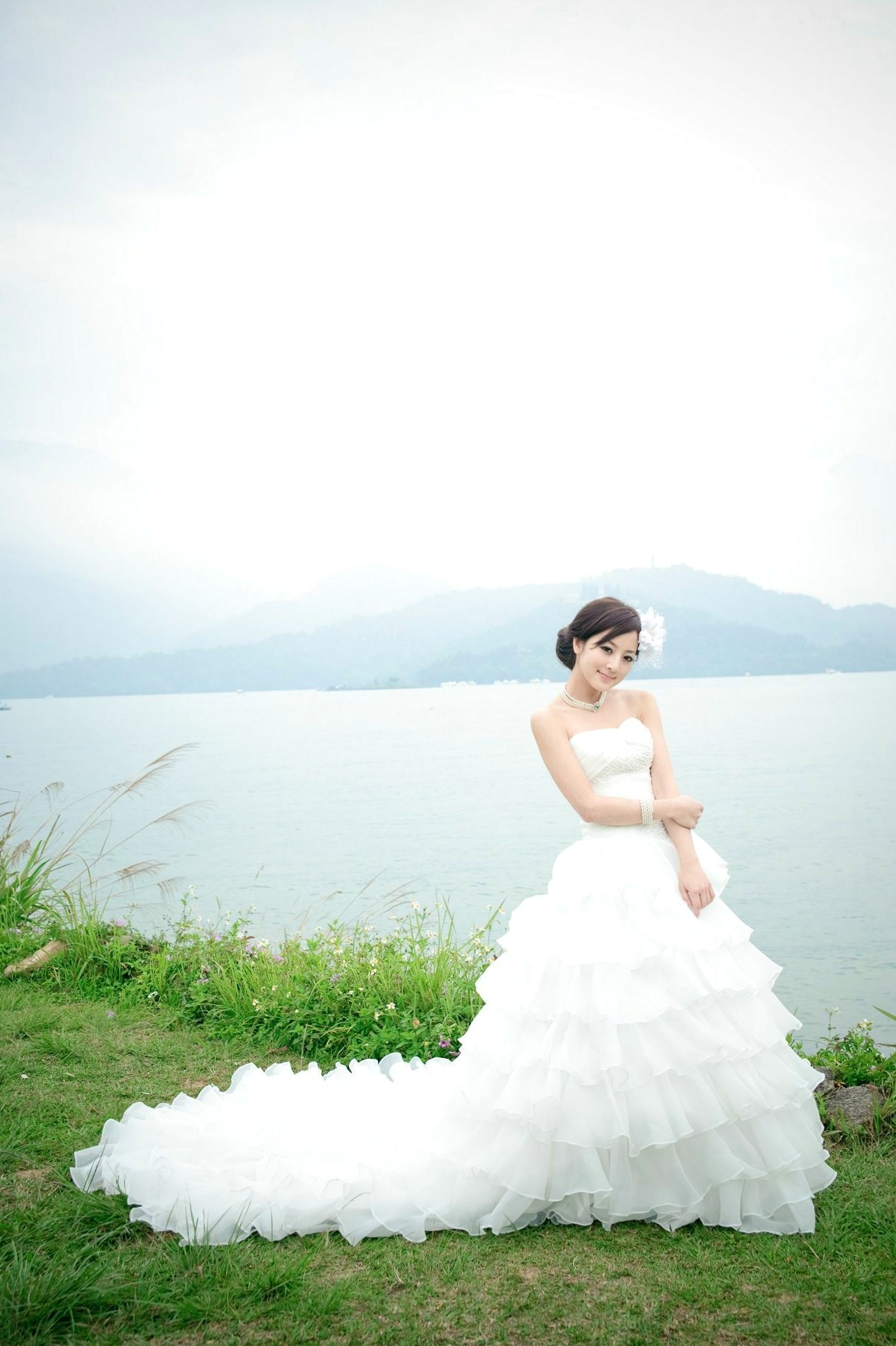 Gallery - 台湾正妹张凯洁/张允霏《日月潭+纸教堂(婚纱)》纯白婚纱写真，唯美户外大片，气质女神清新脱俗台湾婚纱气质清新女神 女神私房照_秀色女神 - image 21
