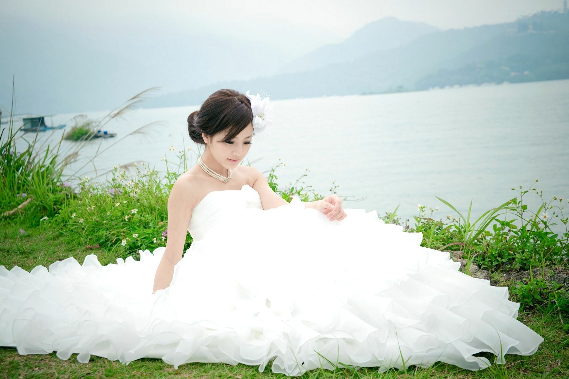 Gallery - 台湾正妹张凯洁/张允霏《日月潭+纸教堂(婚纱)》纯白婚纱写真，唯美户外大片，气质女神清新脱俗台湾婚纱气质清新女神 女神私房照_秀色女神 - image 27