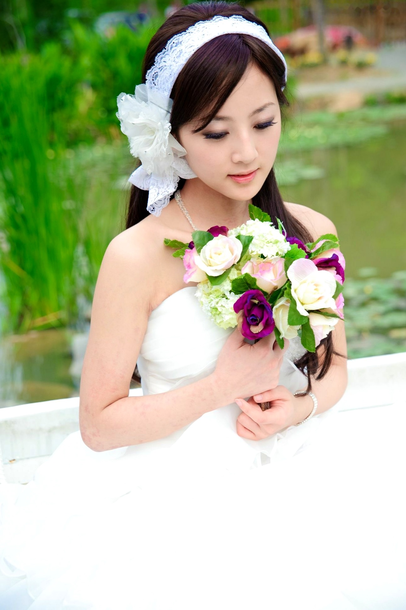Gallery - 台湾正妹张凯洁/张允霏《日月潭+纸教堂(婚纱)》纯白婚纱写真，唯美户外大片，气质女神清新脱俗台湾婚纱气质清新女神 女神私房照_秀色女神 - image 32