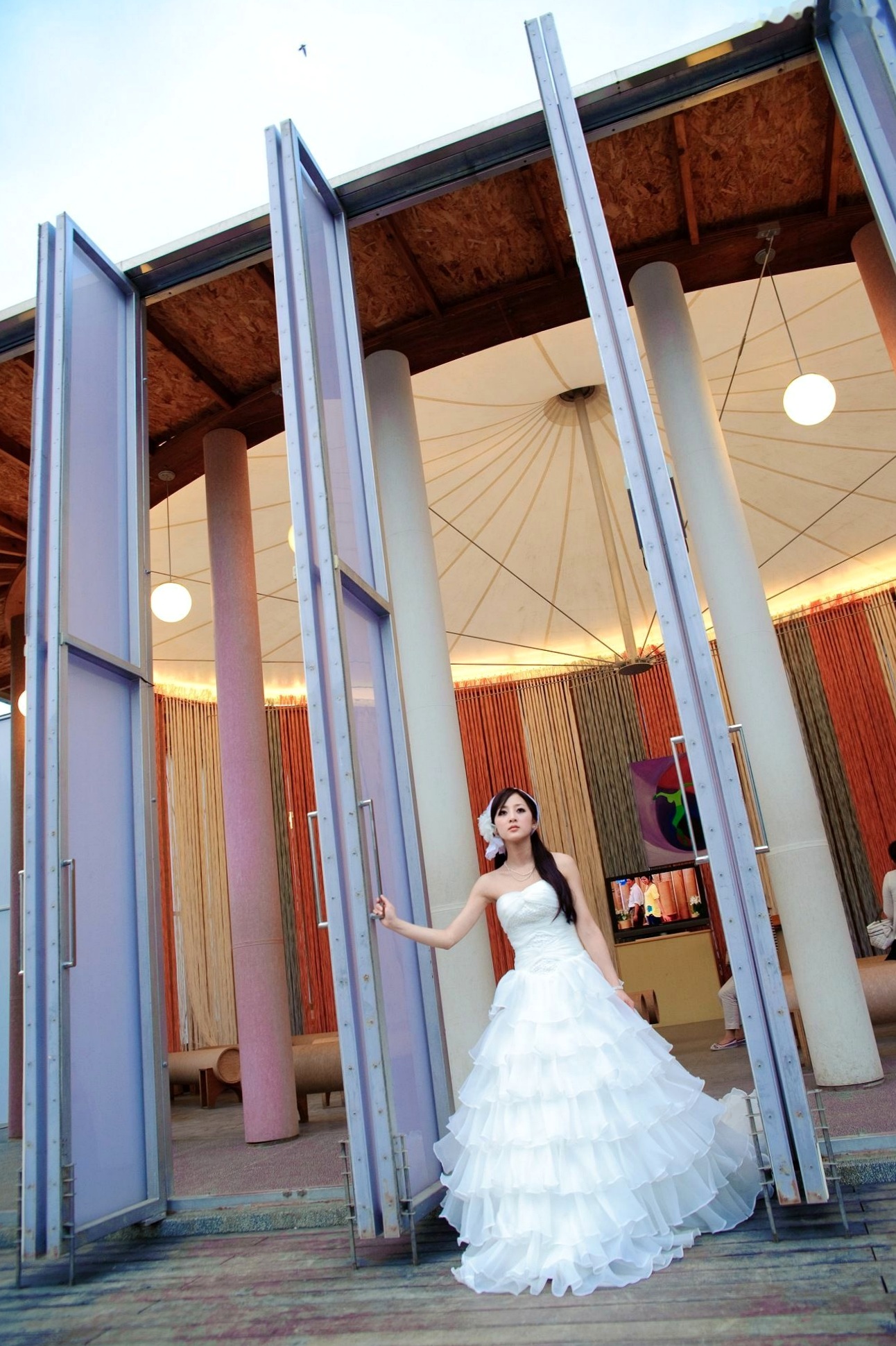 Gallery - 台湾正妹张凯洁/张允霏《日月潭+纸教堂(婚纱)》纯白婚纱写真，唯美户外大片，气质女神清新脱俗台湾婚纱气质清新女神 女神私房照_秀色女神 - image 44