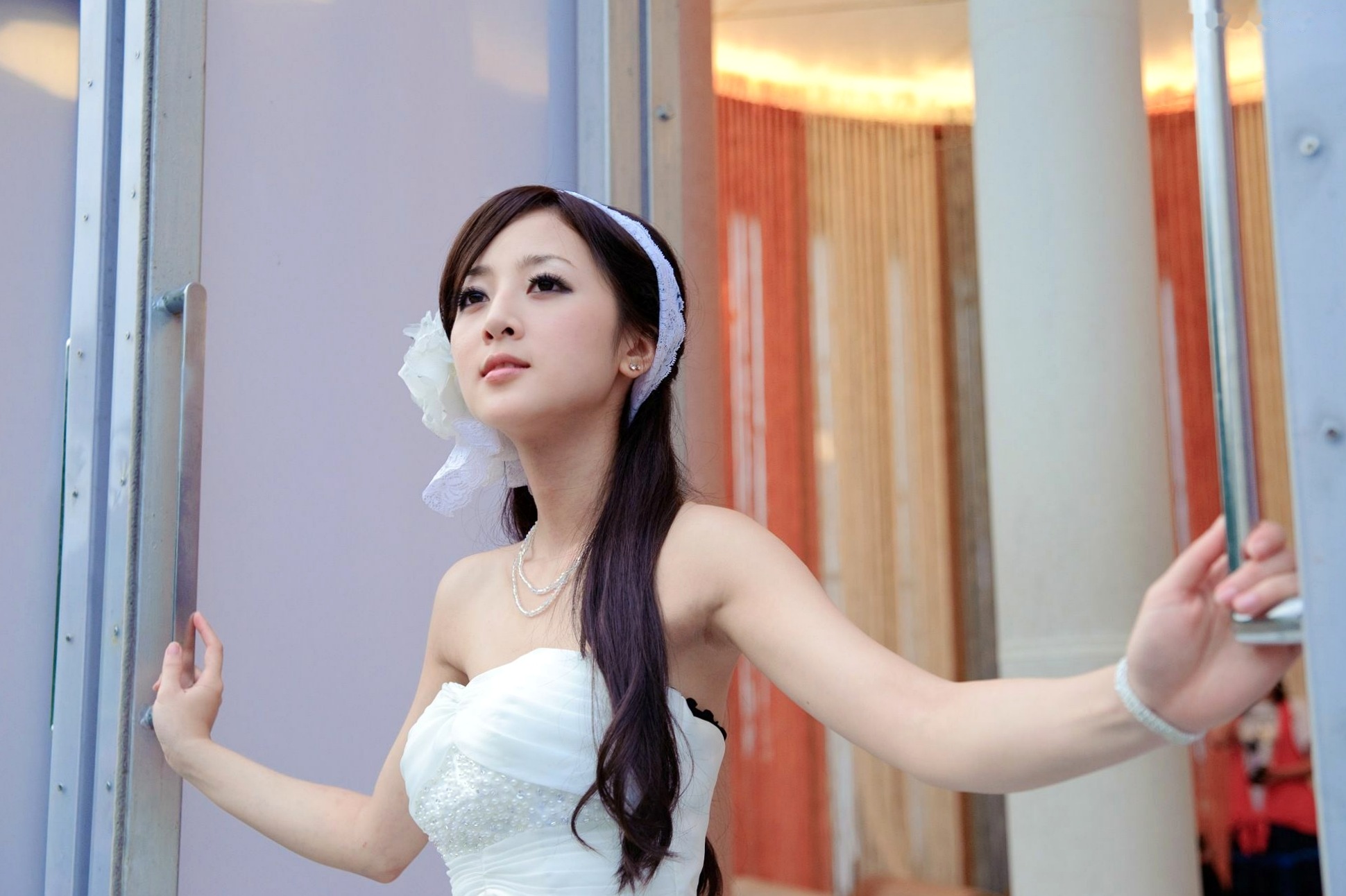 Gallery - 台湾正妹张凯洁/张允霏《日月潭+纸教堂(婚纱)》纯白婚纱写真，唯美户外大片，气质女神清新脱俗台湾婚纱气质清新女神 女神私房照_秀色女神 - image 45